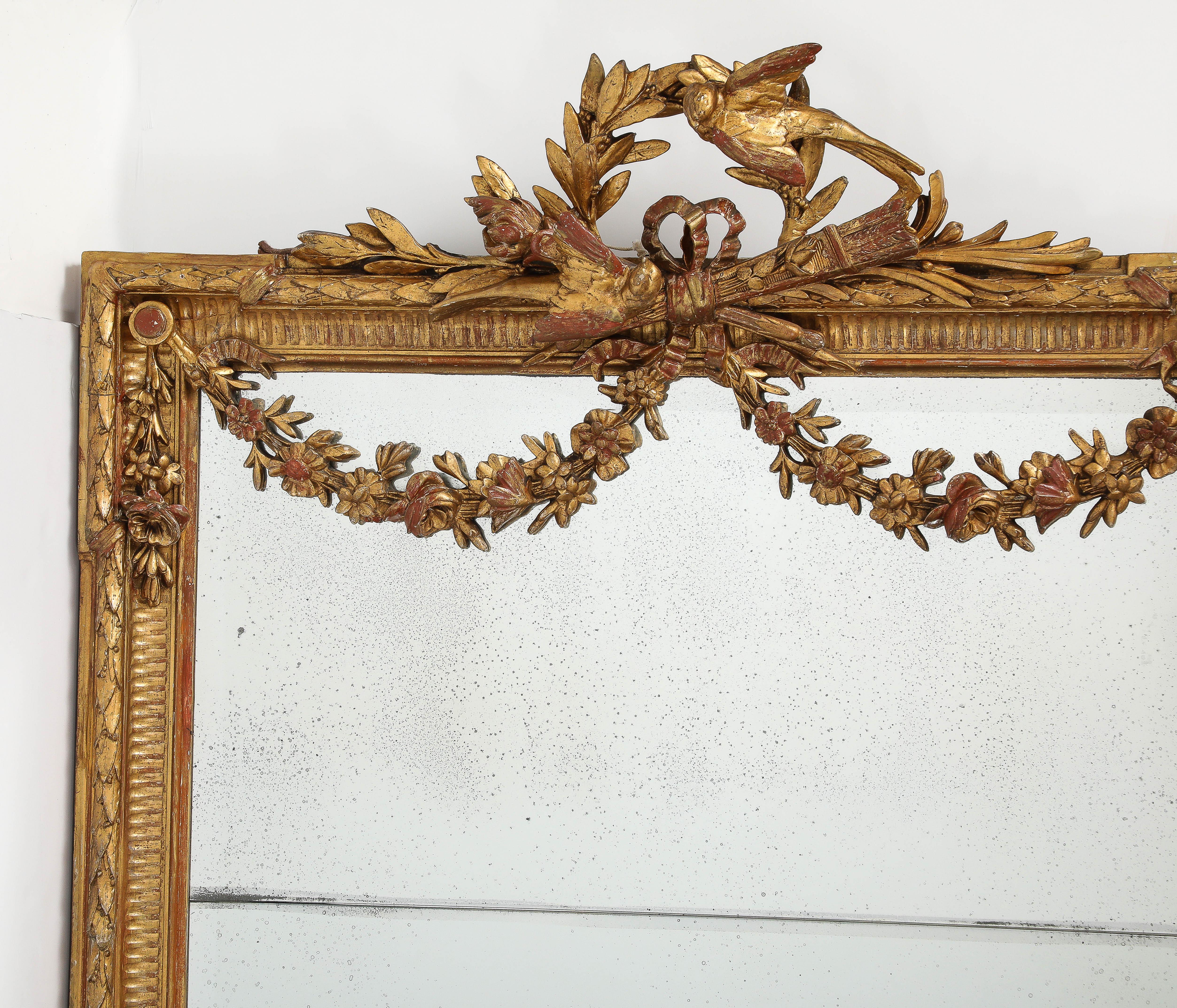 Spettacolare specchio in legno dorato intagliato italiano del XIX secolo. In condizioni buone in vendita a New York, NY