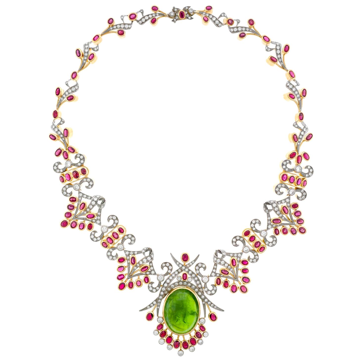 Spectaculaire collier en or serti de grenats péridot et de diamants