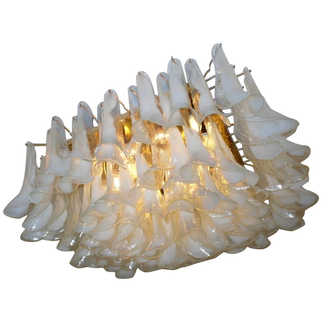 Verre de Murano Spectaculaire lustre à pétales, Murano en vente