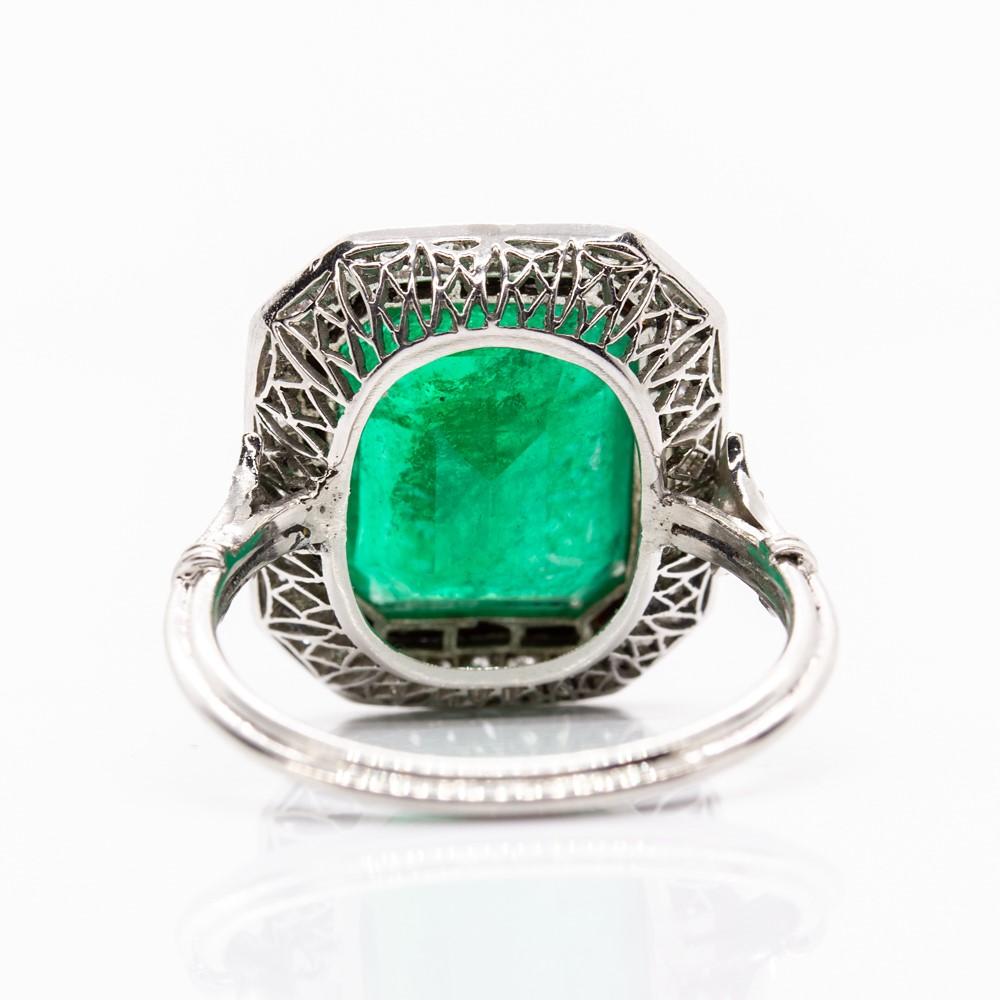 Art Deco Platinum Emerald, Diamonds and Onyxes Ring