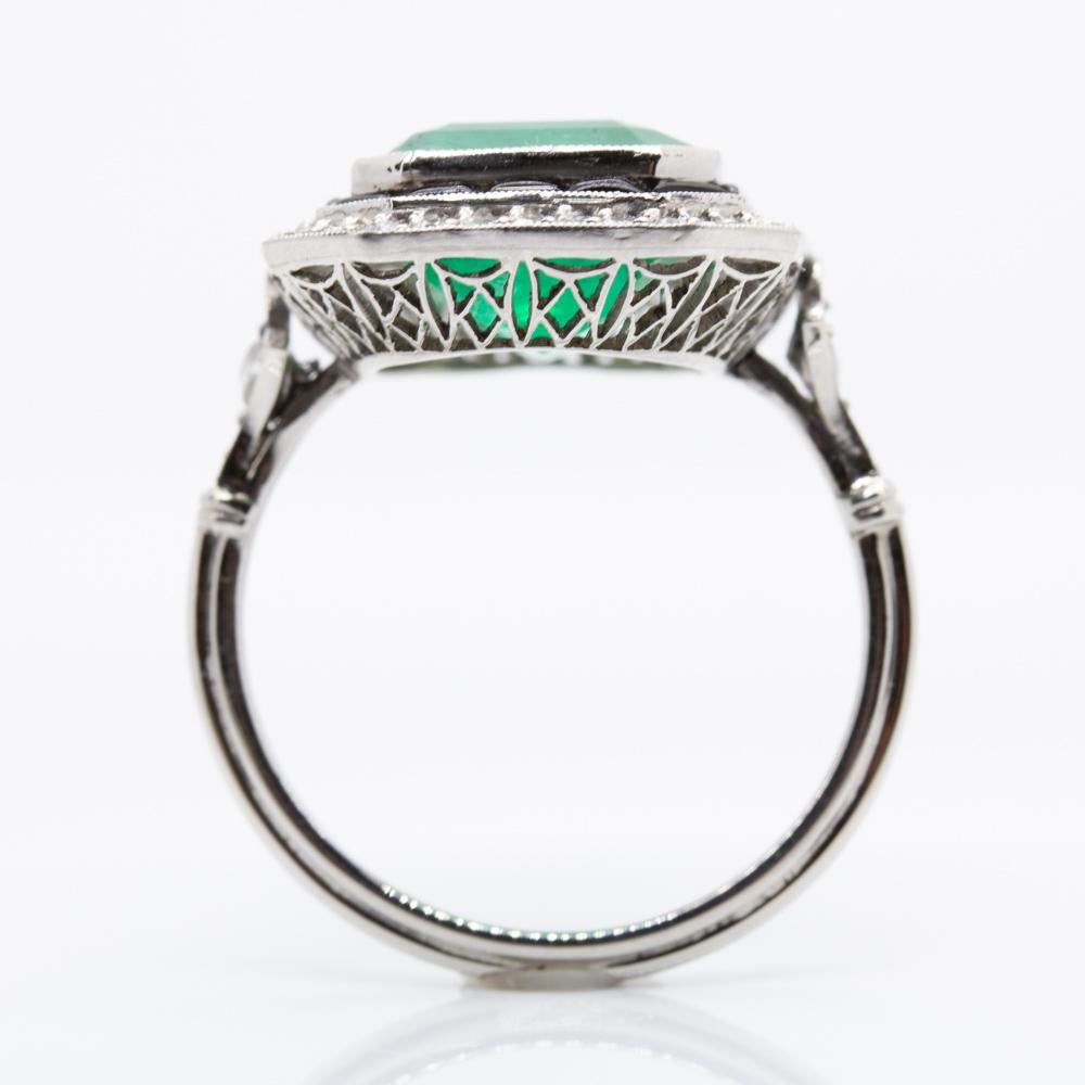 Platinum Emerald, Diamonds and Onyxes Ring In Excellent Condition In Miami, FL