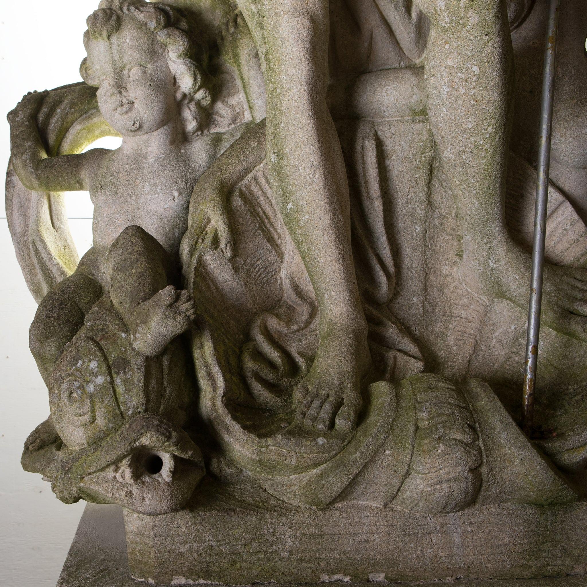 Pierre Fontaine spectaculaire en pierre de Portland, statue de Neptune / Poséidon en vente
