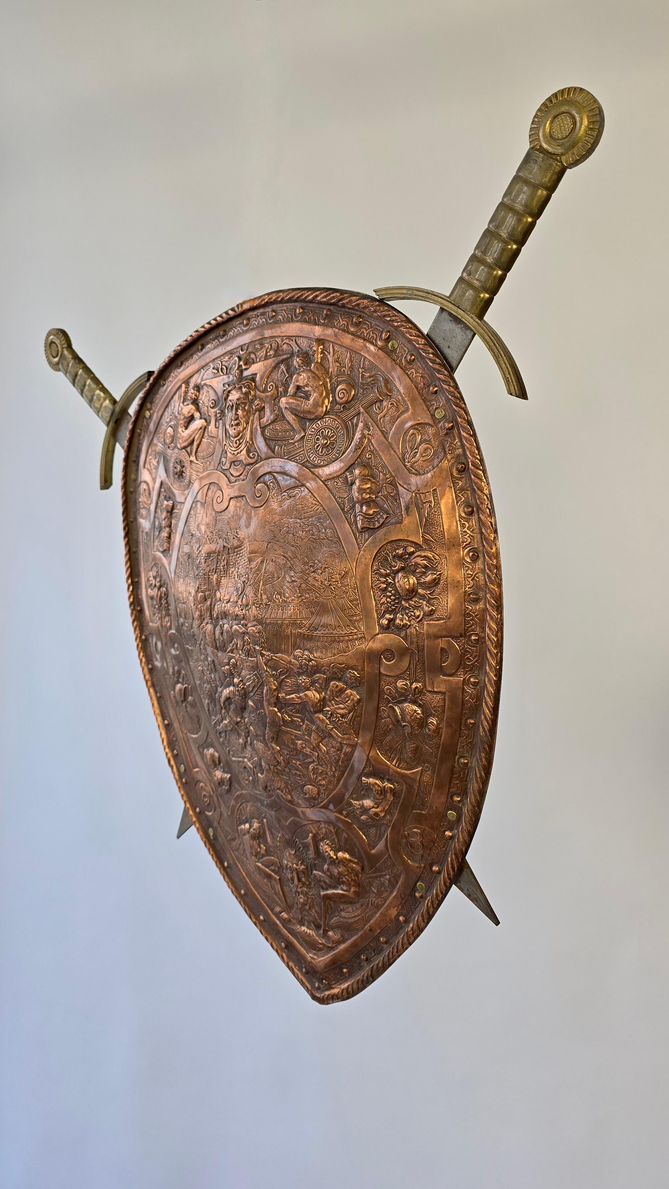 Spettacolare replica dello stemma di Re Enrico II con due spade In condizioni buone in vendita a Antwerp, BE