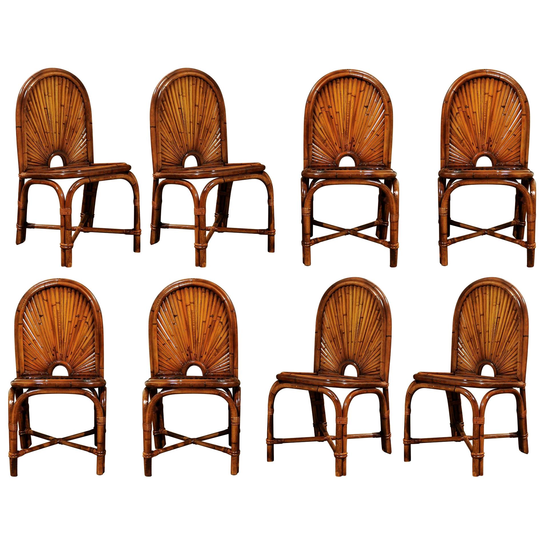 Spectaculaire ensemble restauré de 12 chaises de salle à manger en rotin et bambou, vers 1975 en vente