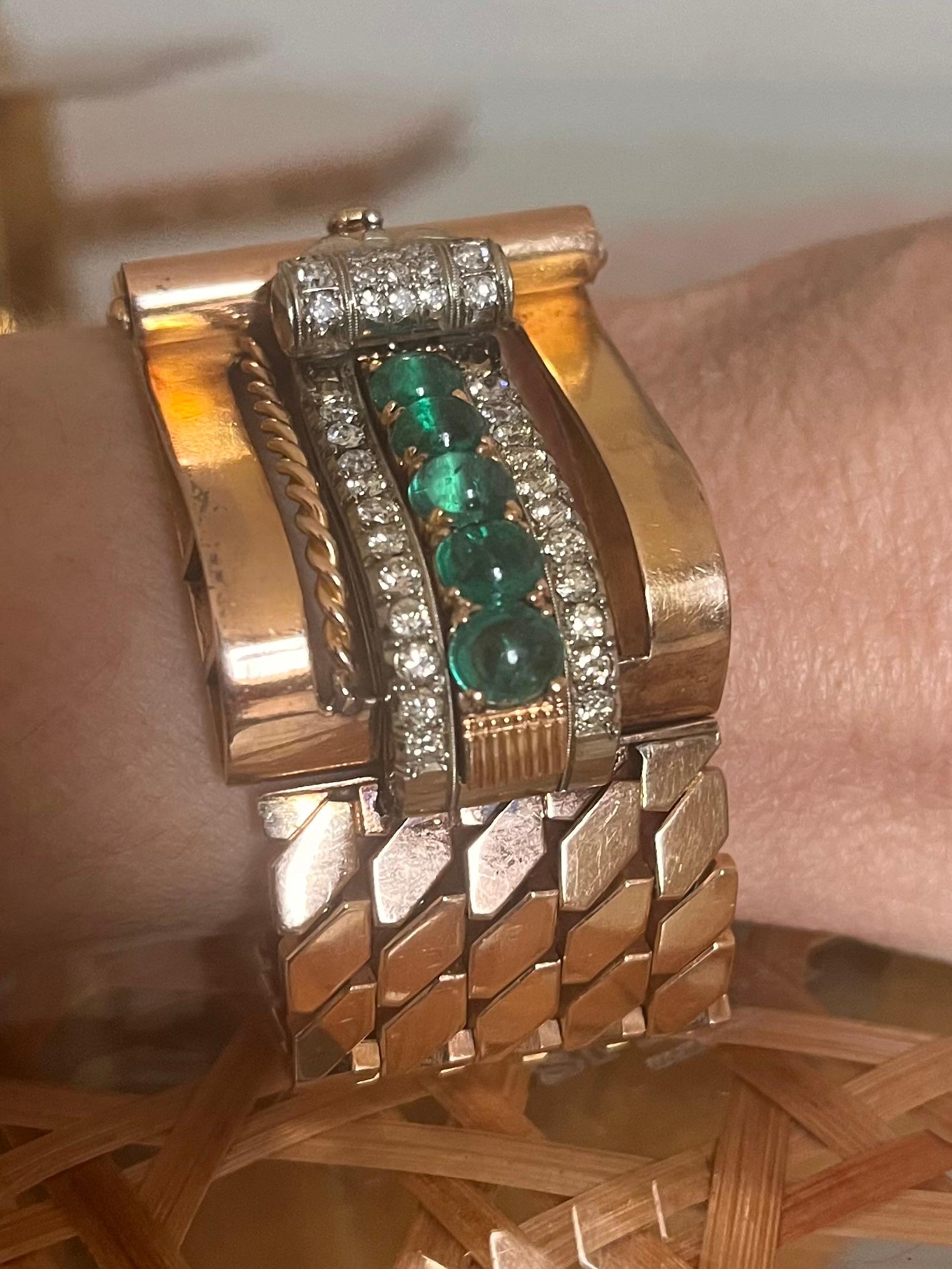 Taille cabochon Spectaculaire bracelet rétro avec émeraudes et diamants en vente