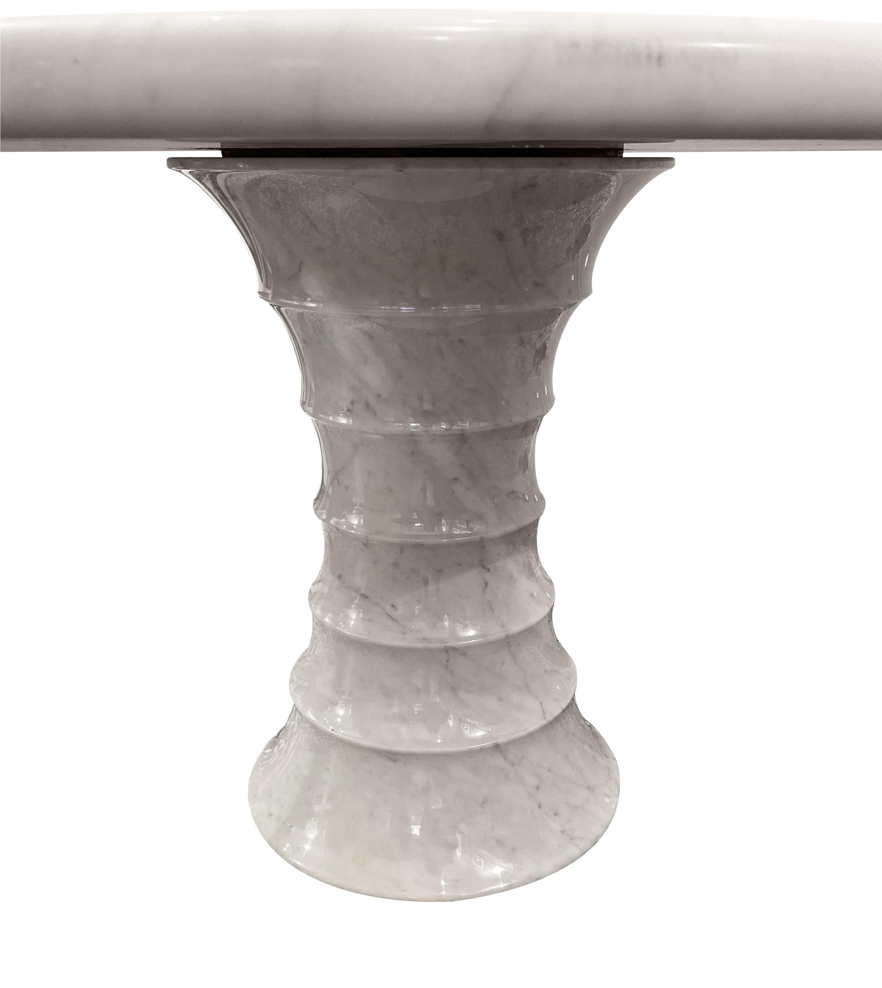 Carrara Marble Spectacular round dining table with spiral base, Italian design, circa 1980  