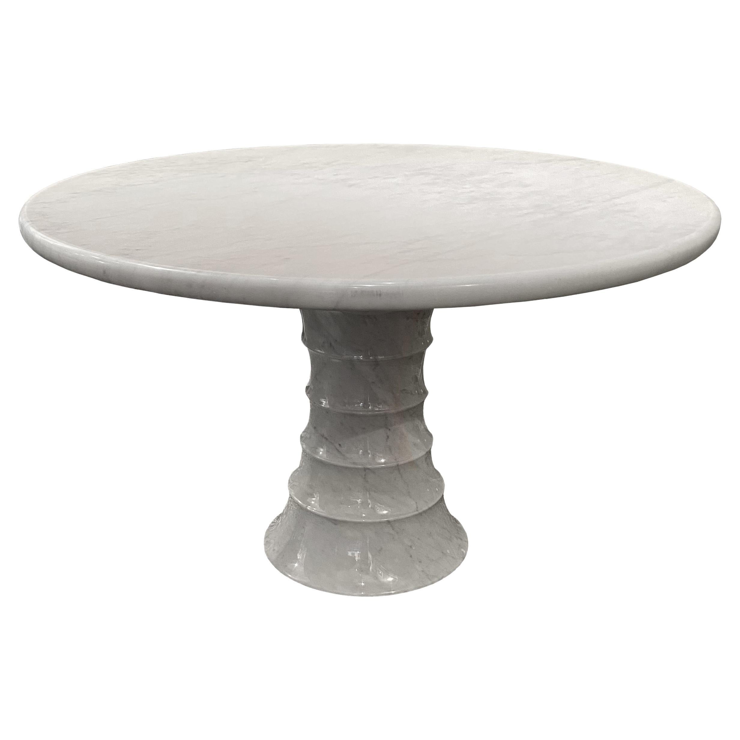 Spectacular round dining table with spiral base, Italian design, circa 1980  