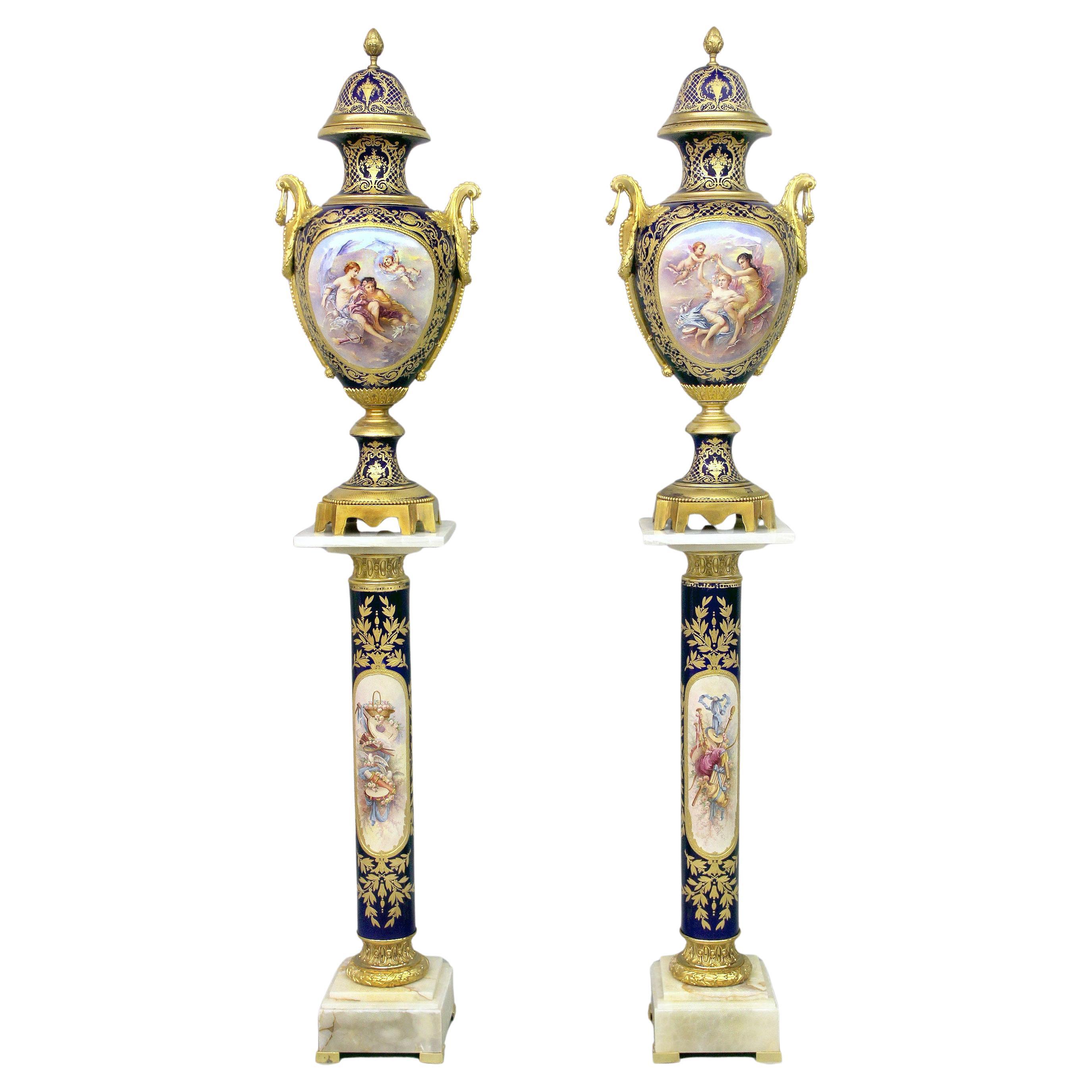 Spettacolare set di vasi e piedistalli in stile Sèvres montati su bronzo del XIX secolo in vendita