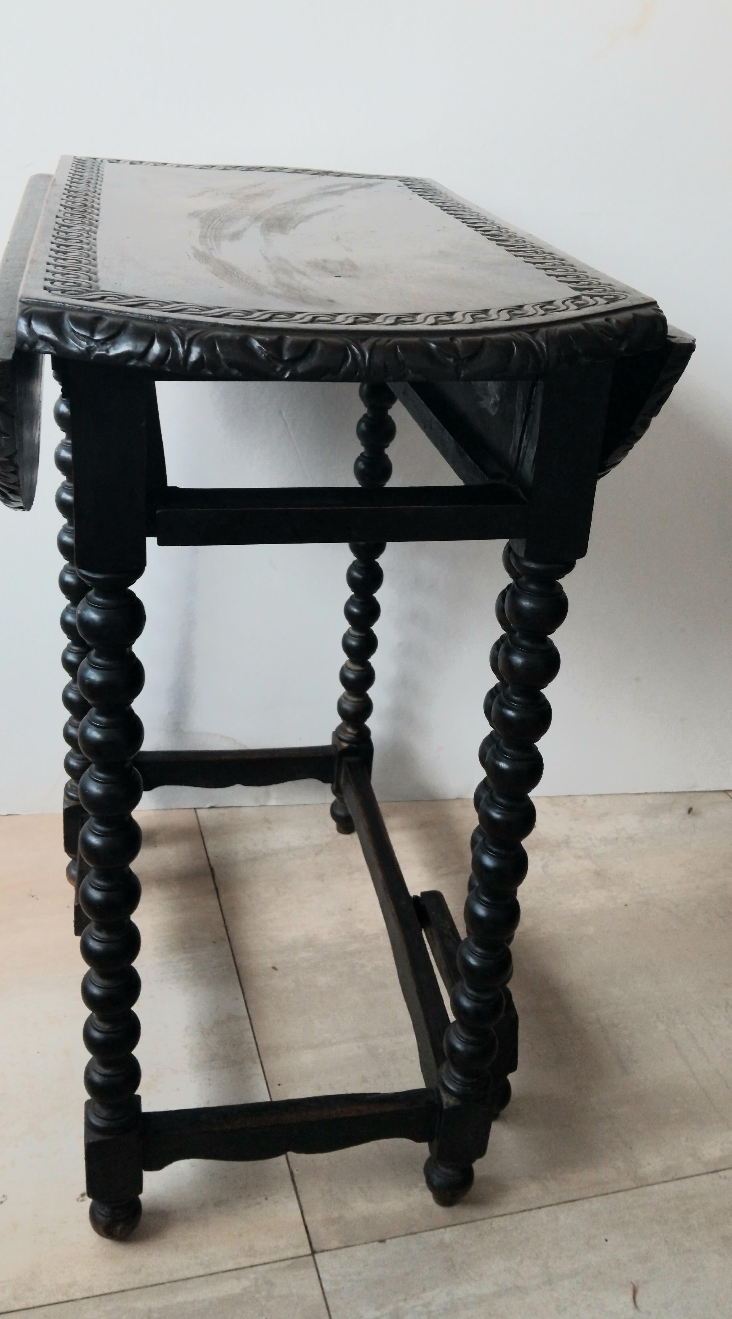 Spectaculaire table d'appoint à pieds torsadés en orge Espagne , 19e siècle en vente 6