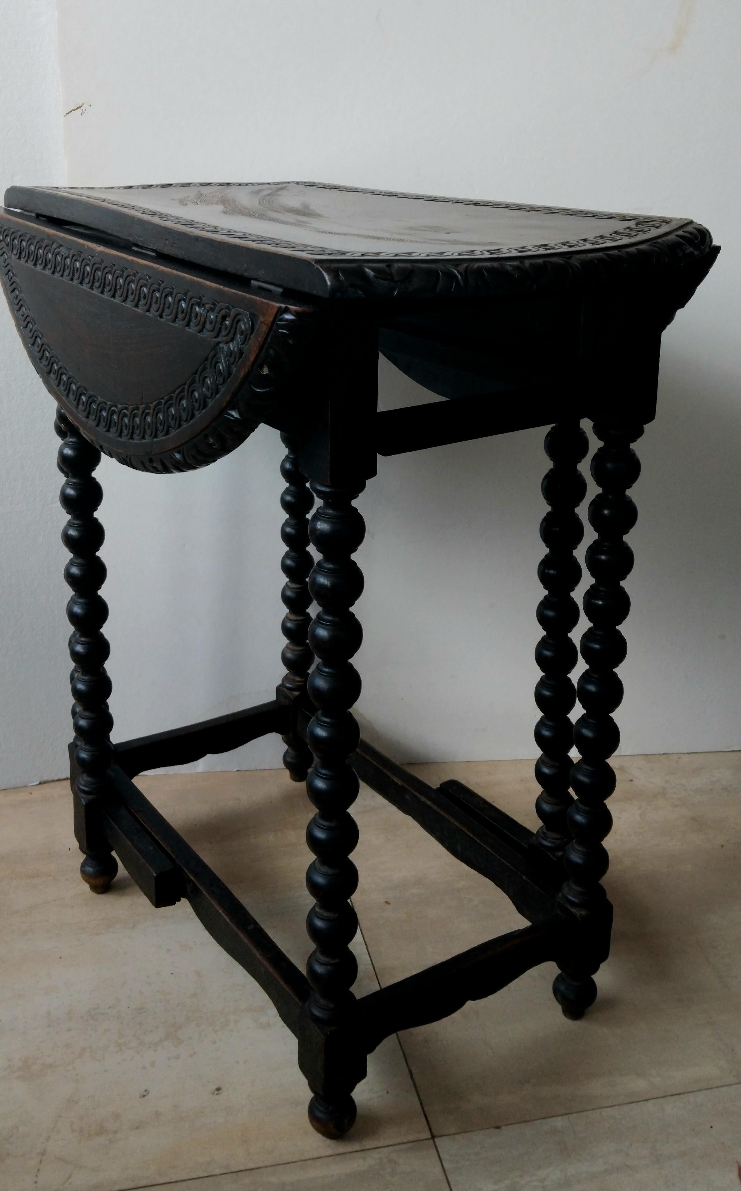 Spectaculaire table d'appoint à pieds torsadés en orge Espagne , 19e siècle en vente 7