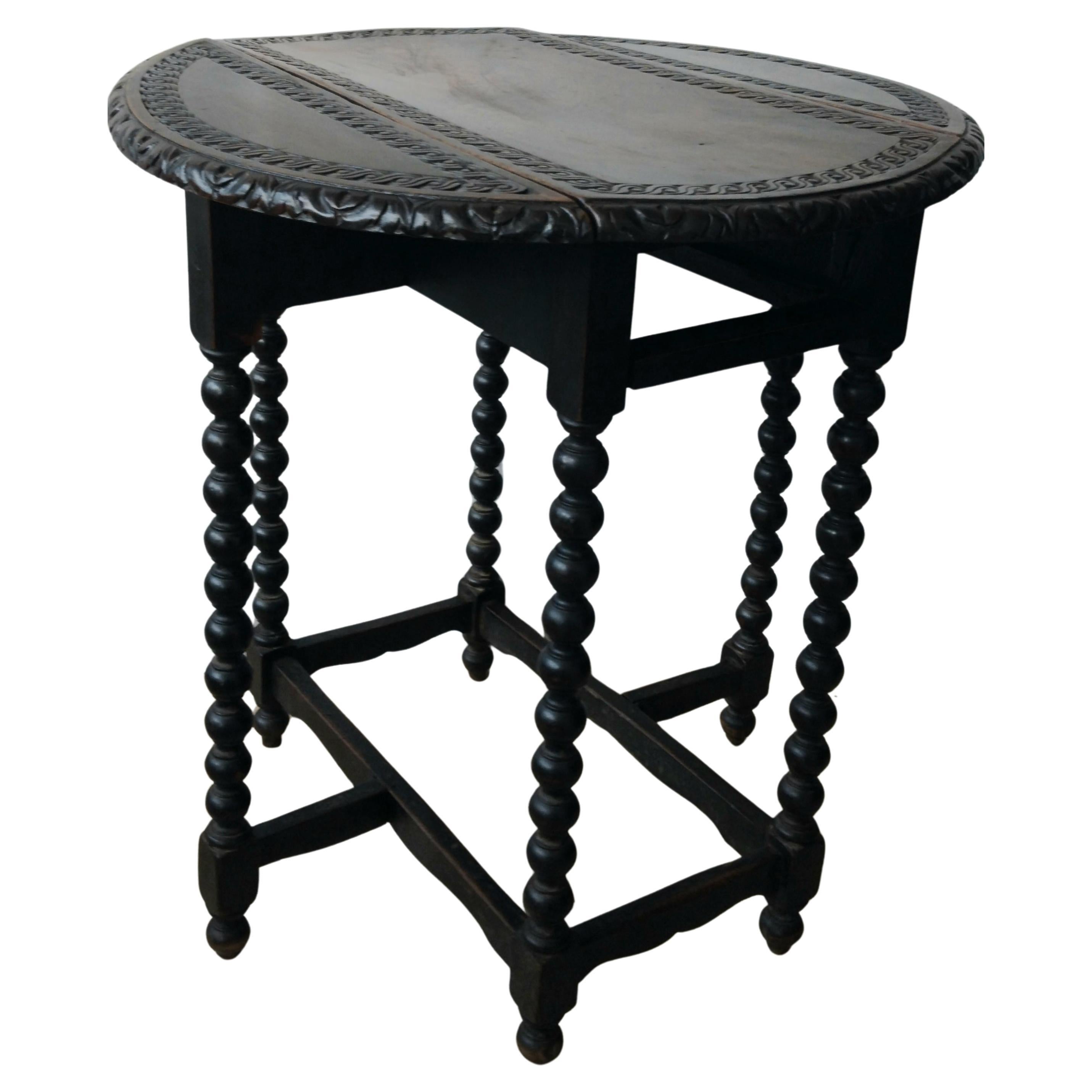 Spectaculaire table d'appoint à pieds torsadés en orge Espagne , 19e siècle en vente