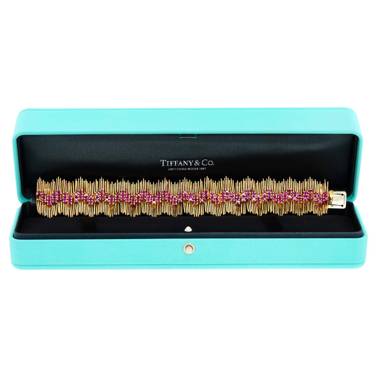 Spectaculaire Tiffany & Co. des années soixante. Bracelet en saphir rose en vente