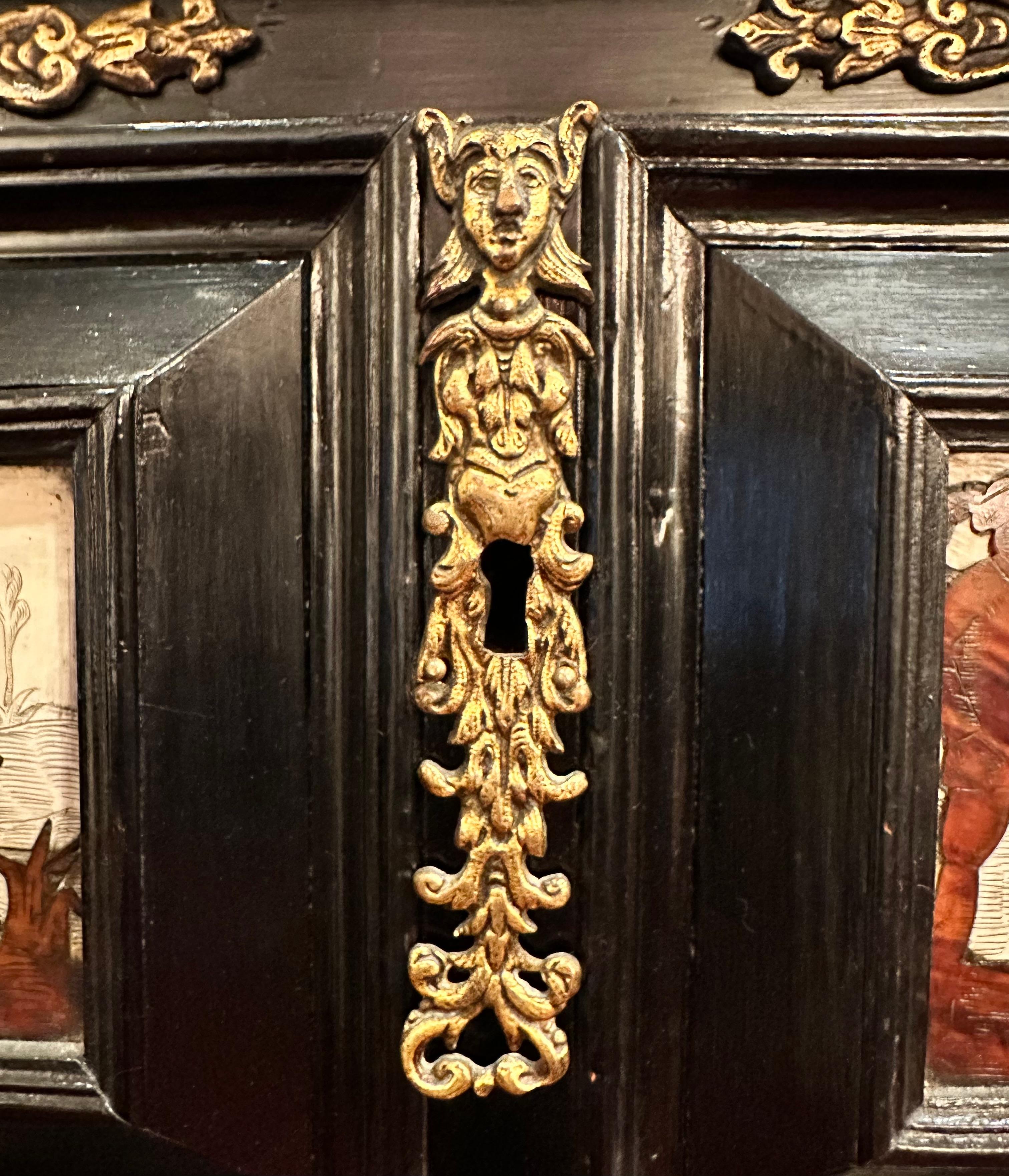 Rare cabinet espagnol aux armoiries royales de Castille et Léon 19e siècle en vente 1