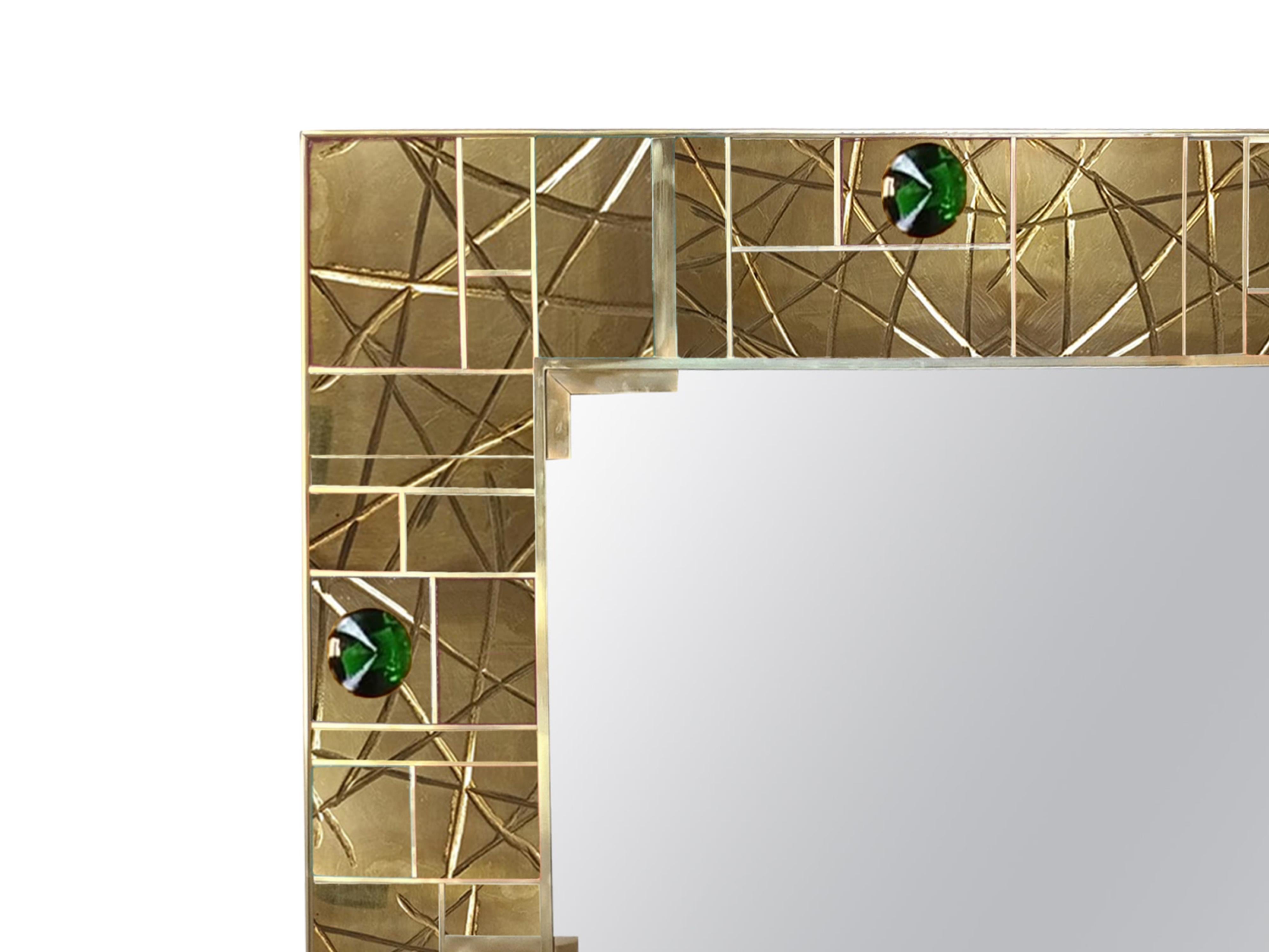 Discover the Spectacular Striped Brass Wall Mirror, a striking piece that combines modern style with craftsmanship. 

This square mirror is made of birch and brass, with meticulous handcrafting and techniques that highlight its unique striped