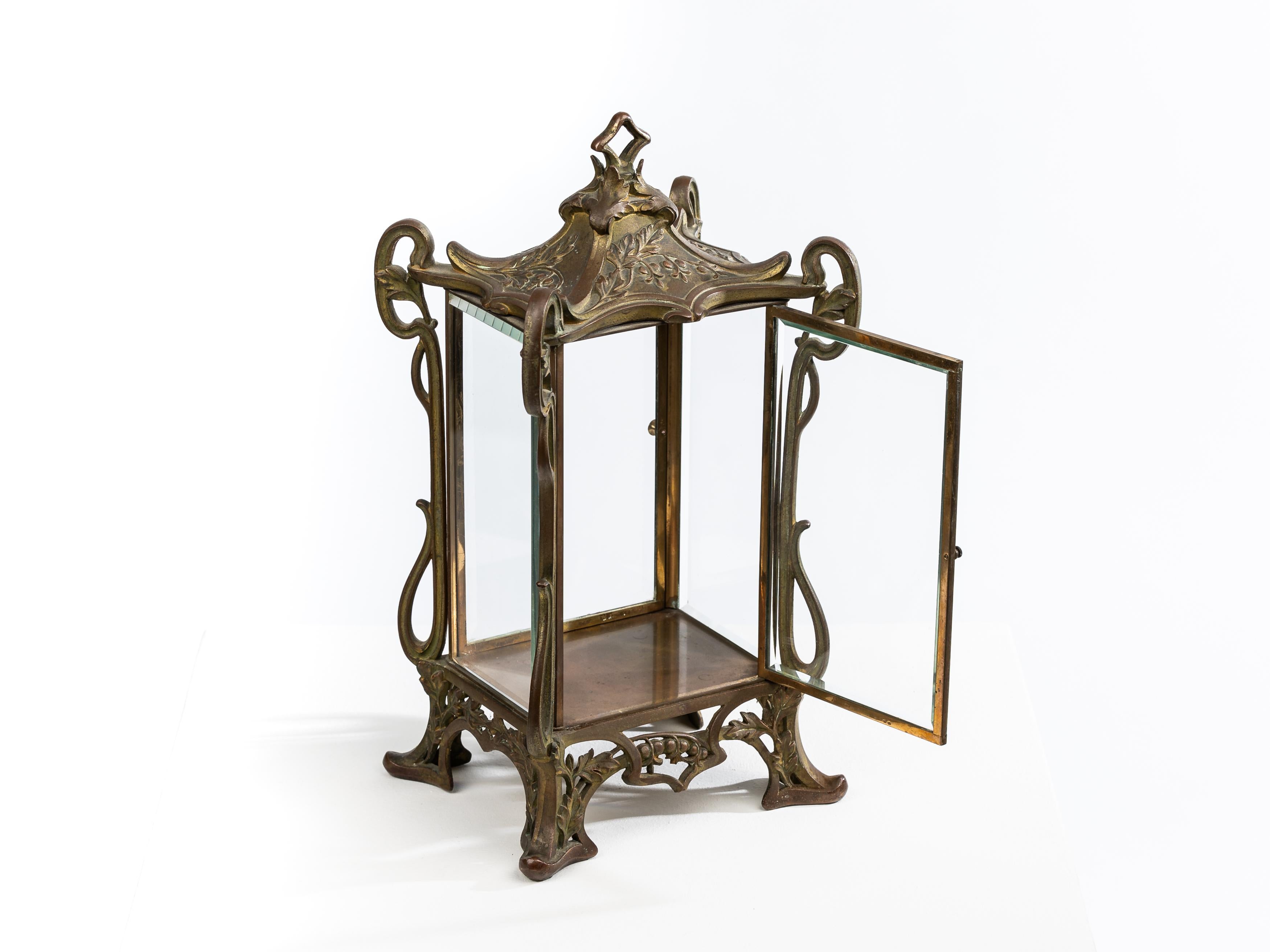 Espectacular vitrina de mesa de bronce macizo, latón Jugendstil Art Nouveau 1900 Francia en venta 3