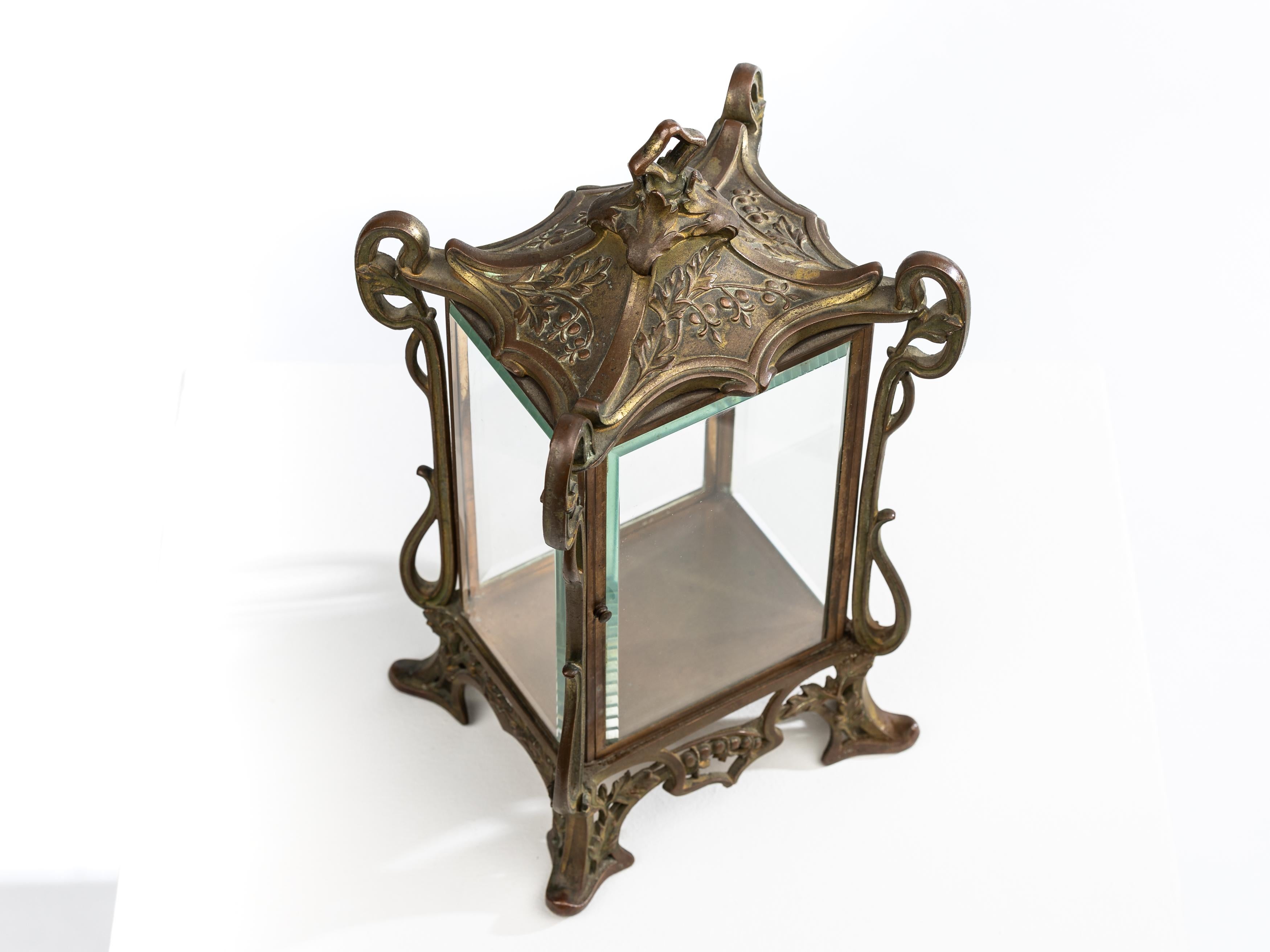 Espectacular vitrina de mesa de bronce macizo, latón Jugendstil Art Nouveau 1900 Francia en venta 4