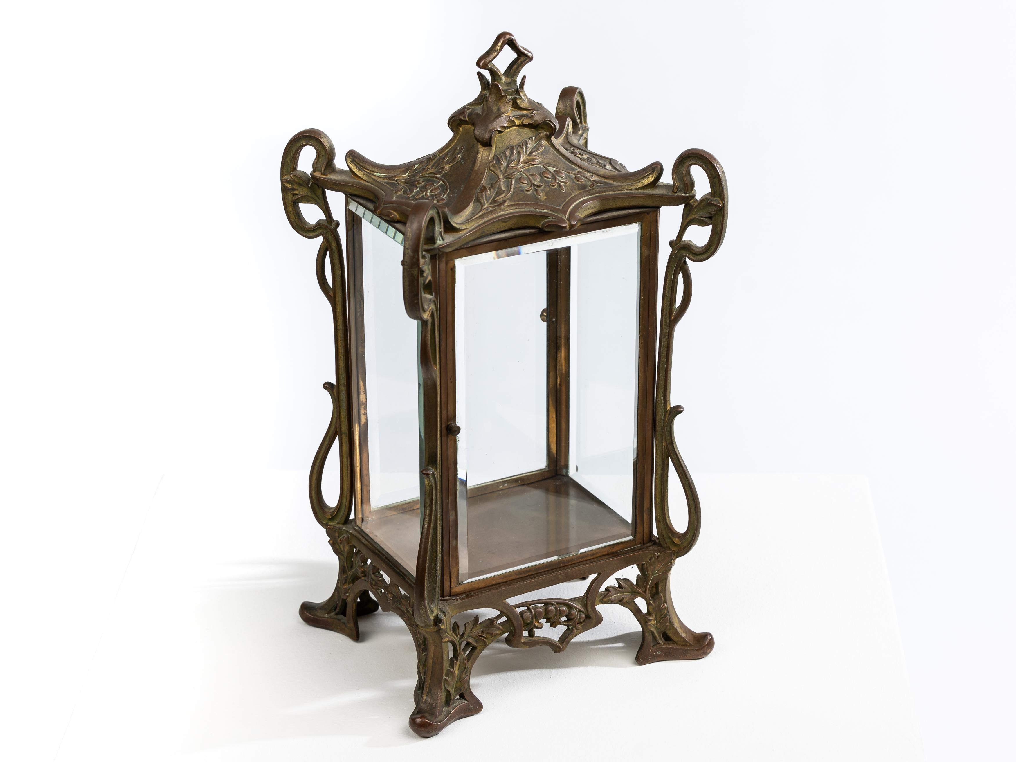 Espectacular vitrina de mesa de bronce macizo, latón Jugendstil Art Nouveau 1900 Francia en venta 7