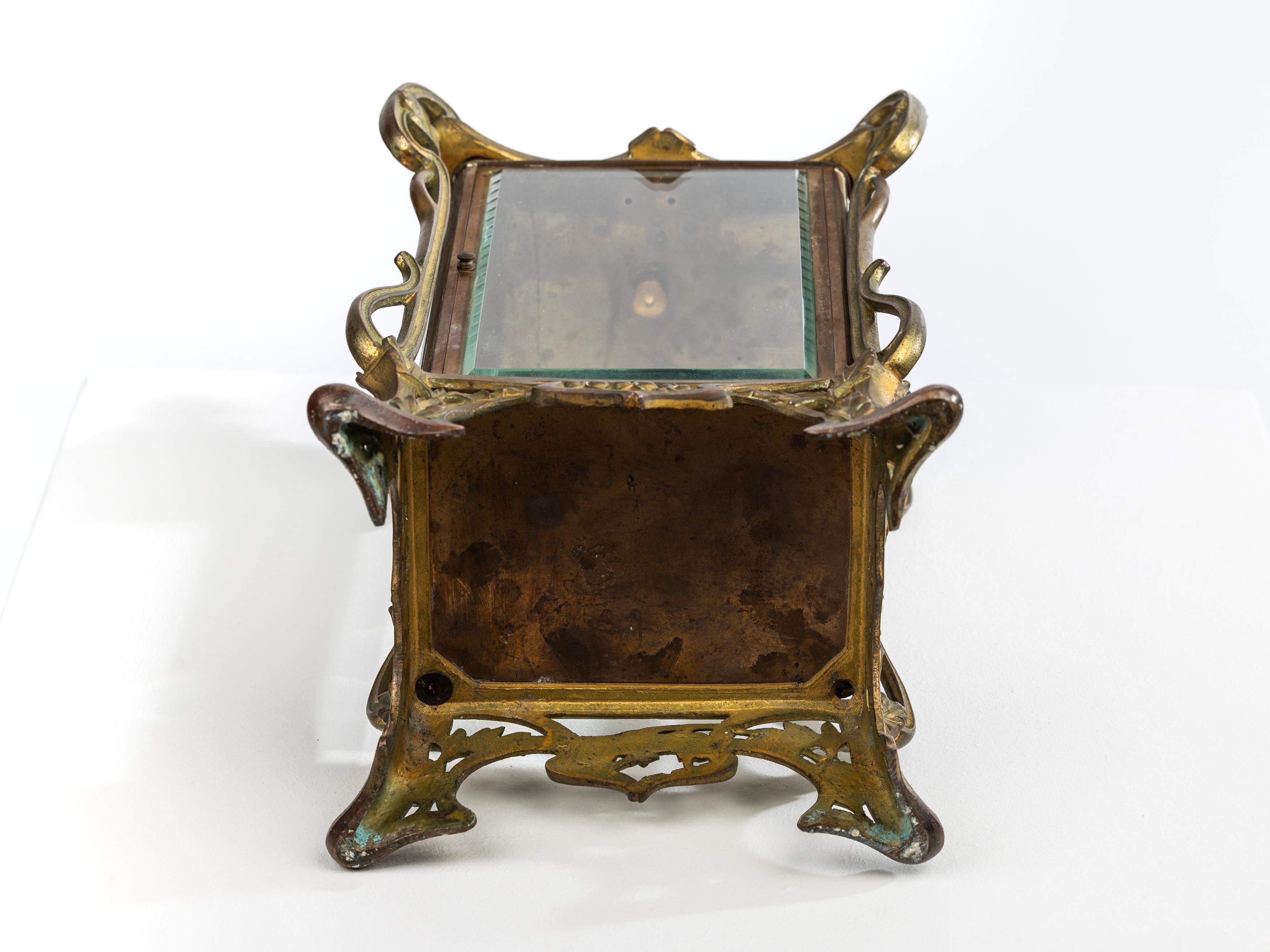 Espectacular vitrina de mesa de bronce macizo, latón Jugendstil Art Nouveau 1900 Francia en venta 8