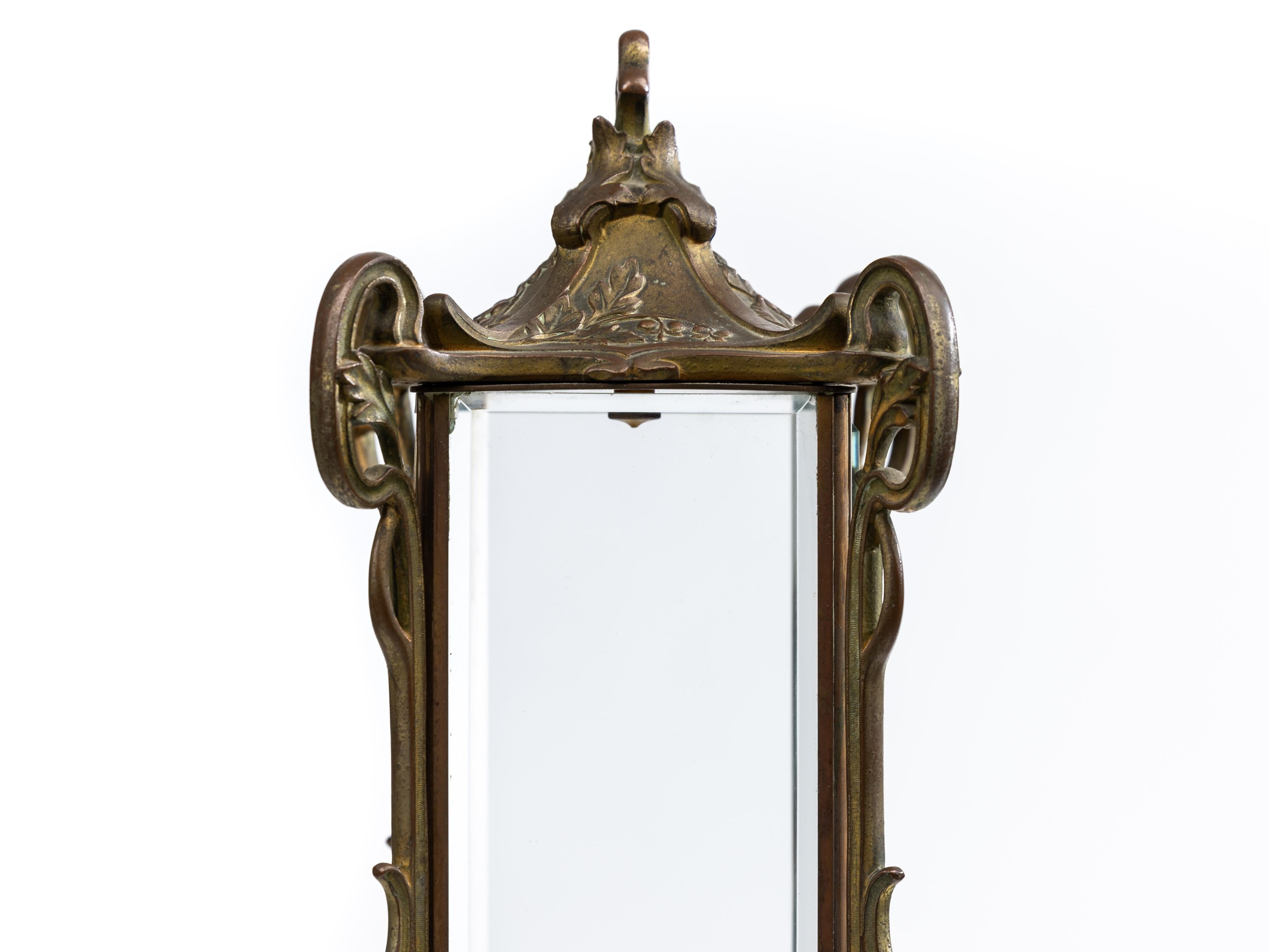 Espectacular vitrina de mesa de bronce macizo, latón Jugendstil Art Nouveau 1900 Francia en Bueno estado para la venta en Wien, AT