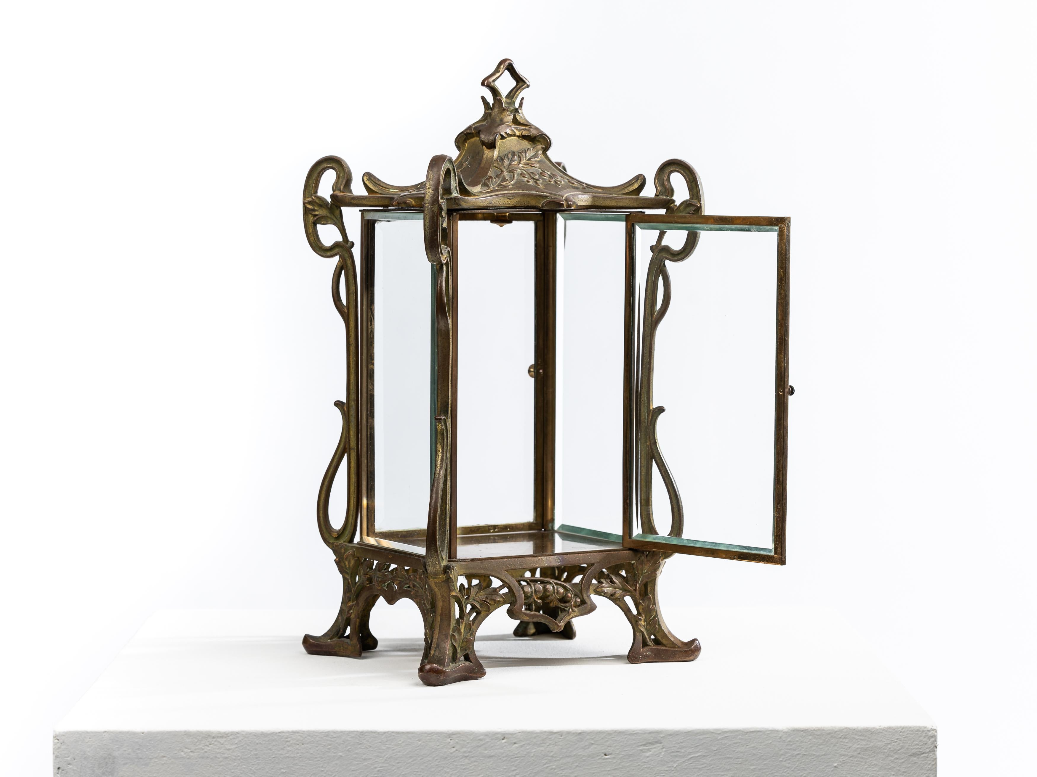 Espectacular vitrina de mesa de bronce macizo, latón Jugendstil Art Nouveau 1900 Francia en venta 2