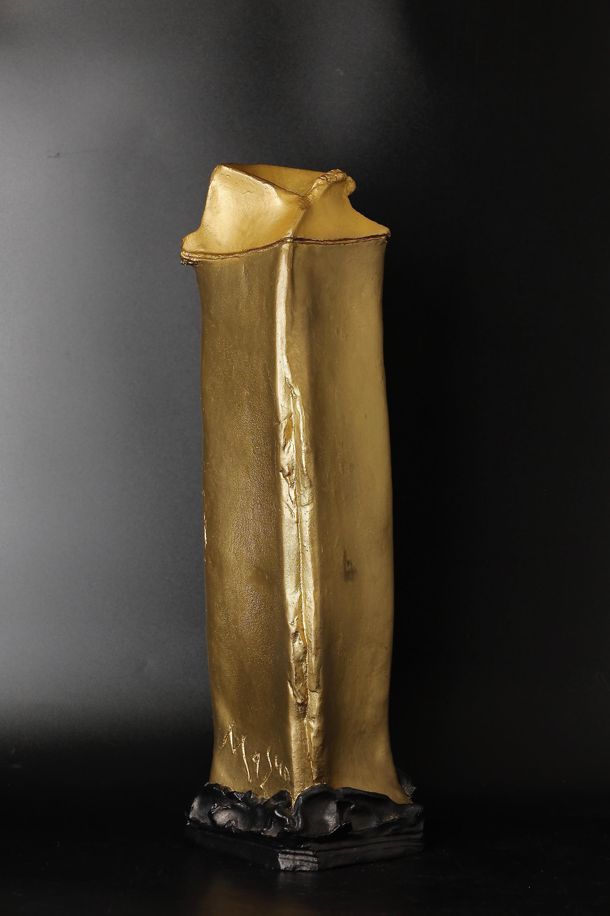 Spectacular Tall Bronze Vase by Ikeda Masuo One of the Top Metal Artists of 20 C For Sale 2