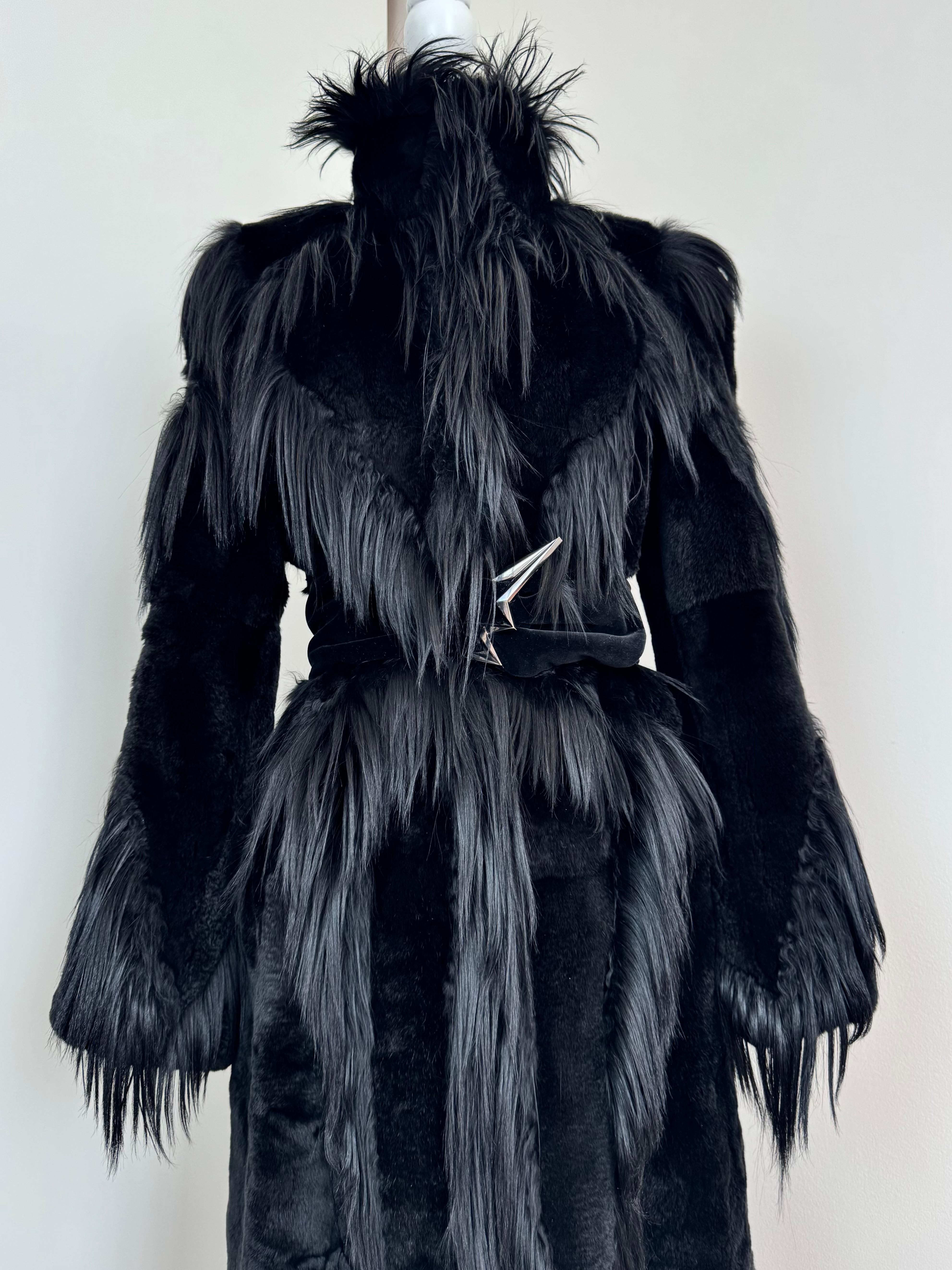 Spectaculaire manteau long en fourrure noire de Thierry Mugler en vente 6