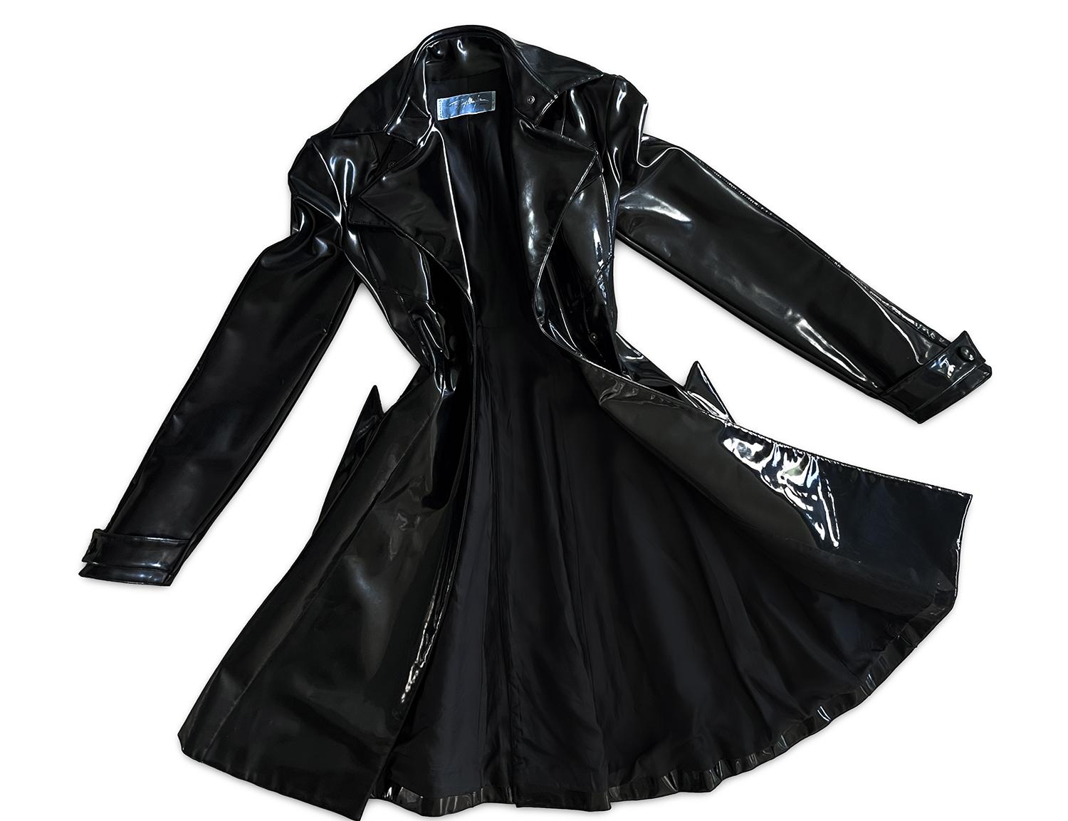 Spectacular Thierry Mugler FW 1996 Runway Black Bombshell Vinyl Coat For Sale 12