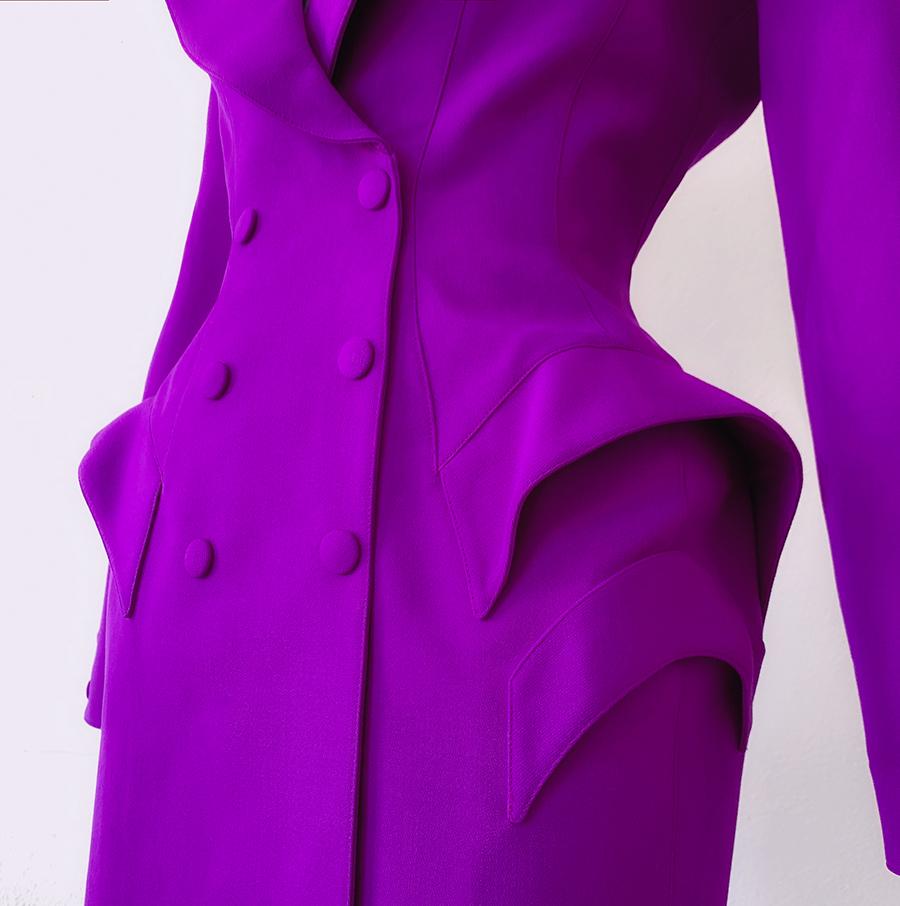 
SENSATIONAL extremely rare Thierry Mugler piece
Iconic FW 1995 Collection

Museum worthy rare collectors piece
The most amazing vibrant magenta Thierry Mugler blazer jacket or dress
Fablous sculptural Thierry Muger creation with extremely dramatic