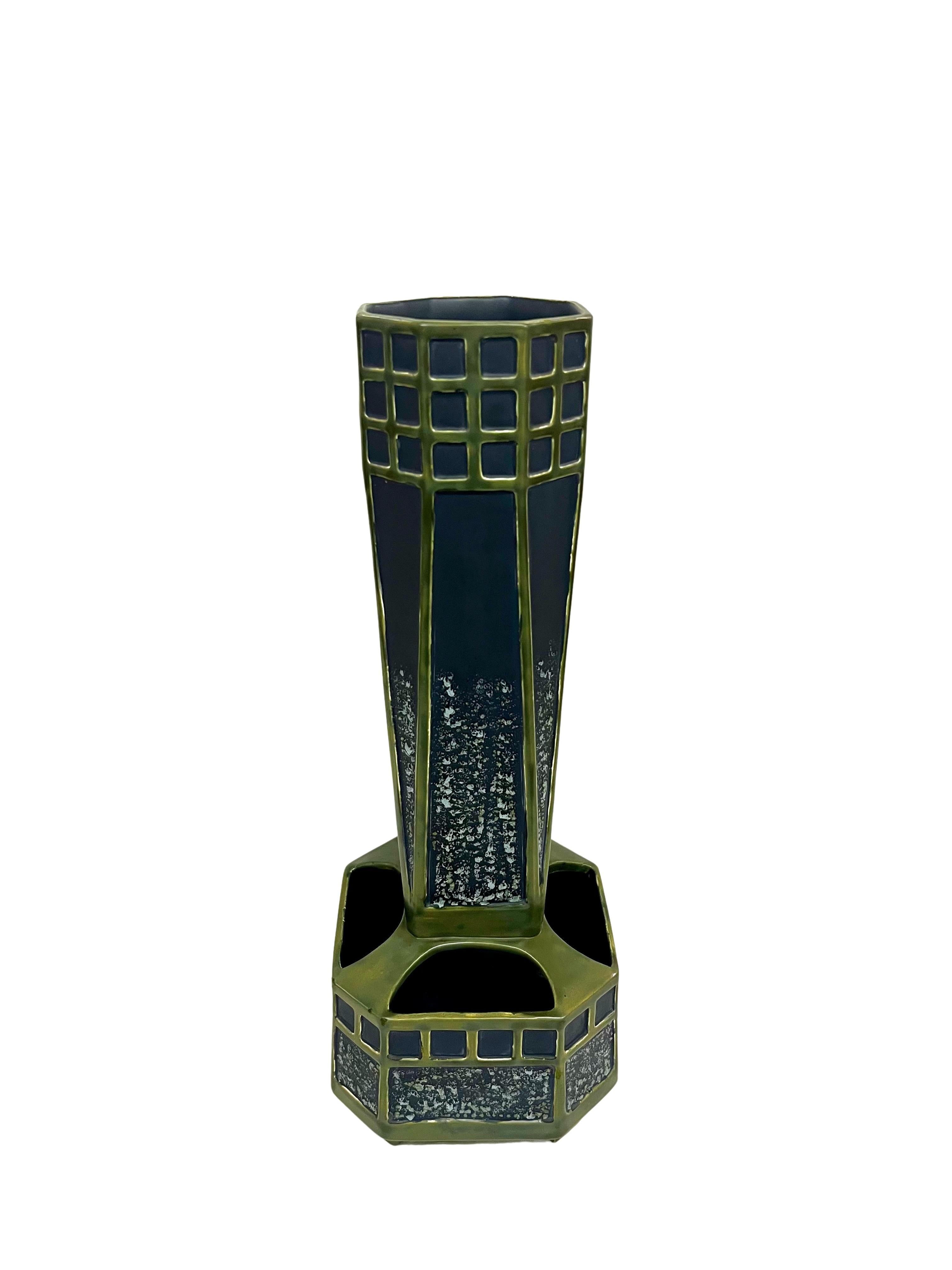 Jugendstil Vase spectaculaire, Sécession viennoise, céramique, Julius Dressler, 1900-05, Autriche en vente