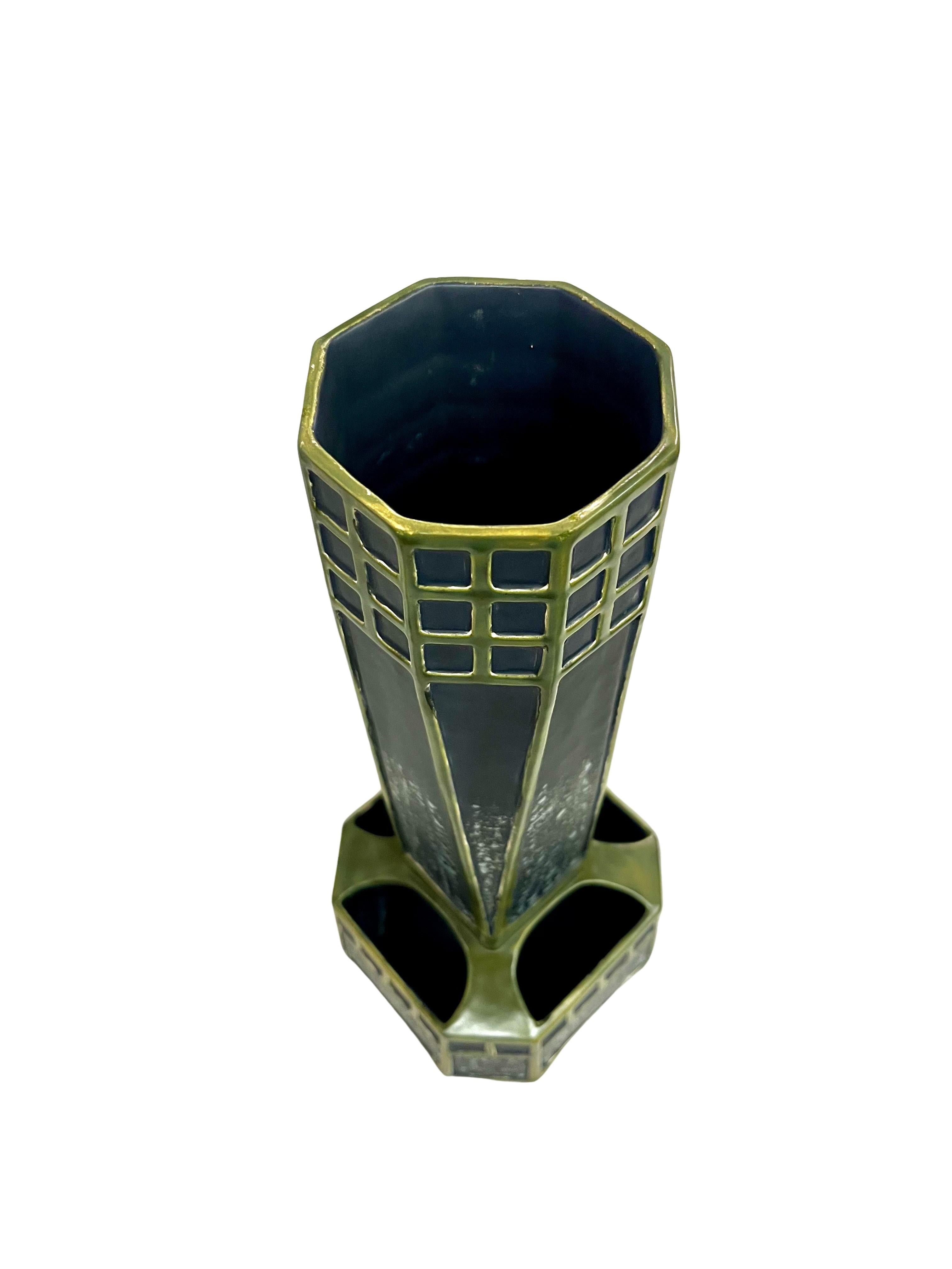 Céramique Vase spectaculaire, Sécession viennoise, céramique, Julius Dressler, 1900-05, Autriche en vente