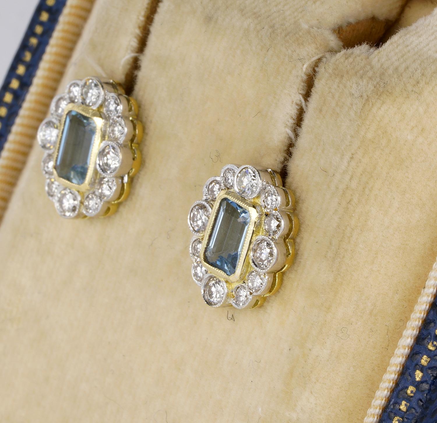 Spectacular 1.0 Carat Natural Aquamarine 1.10 Carat Diamond Earrings In Good Condition In Napoli, IT