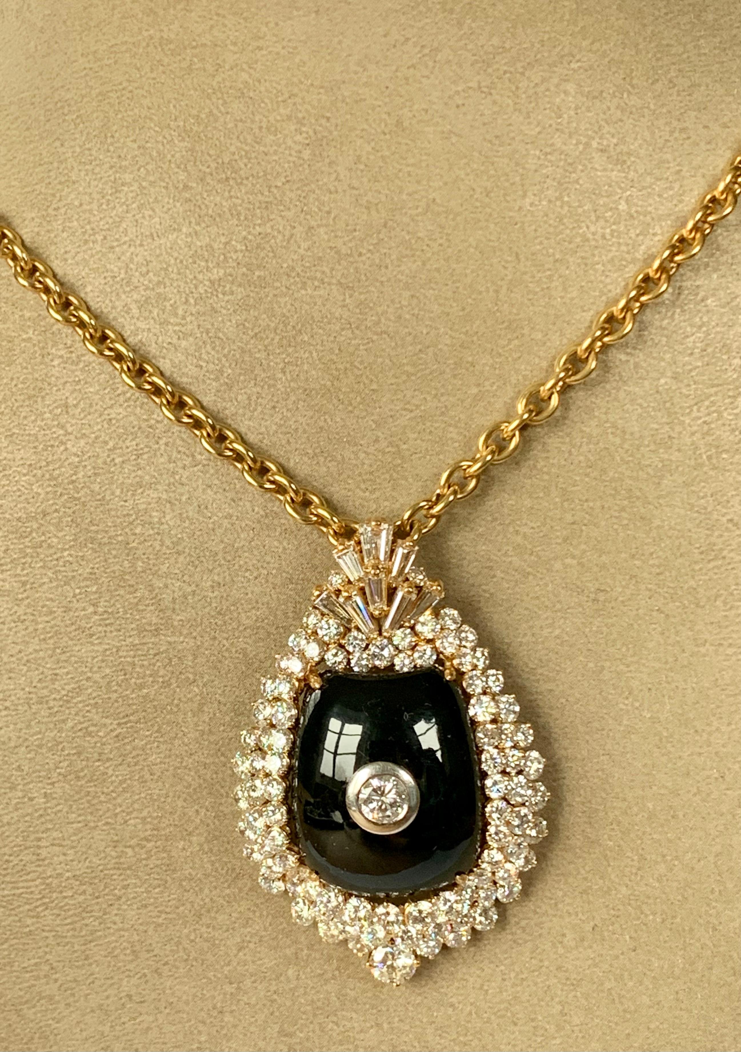 Women's or Men's Spectacular Vintage Onyx and Diamond Pendant with Chain in 18 Karat Yellow Gold For Sale