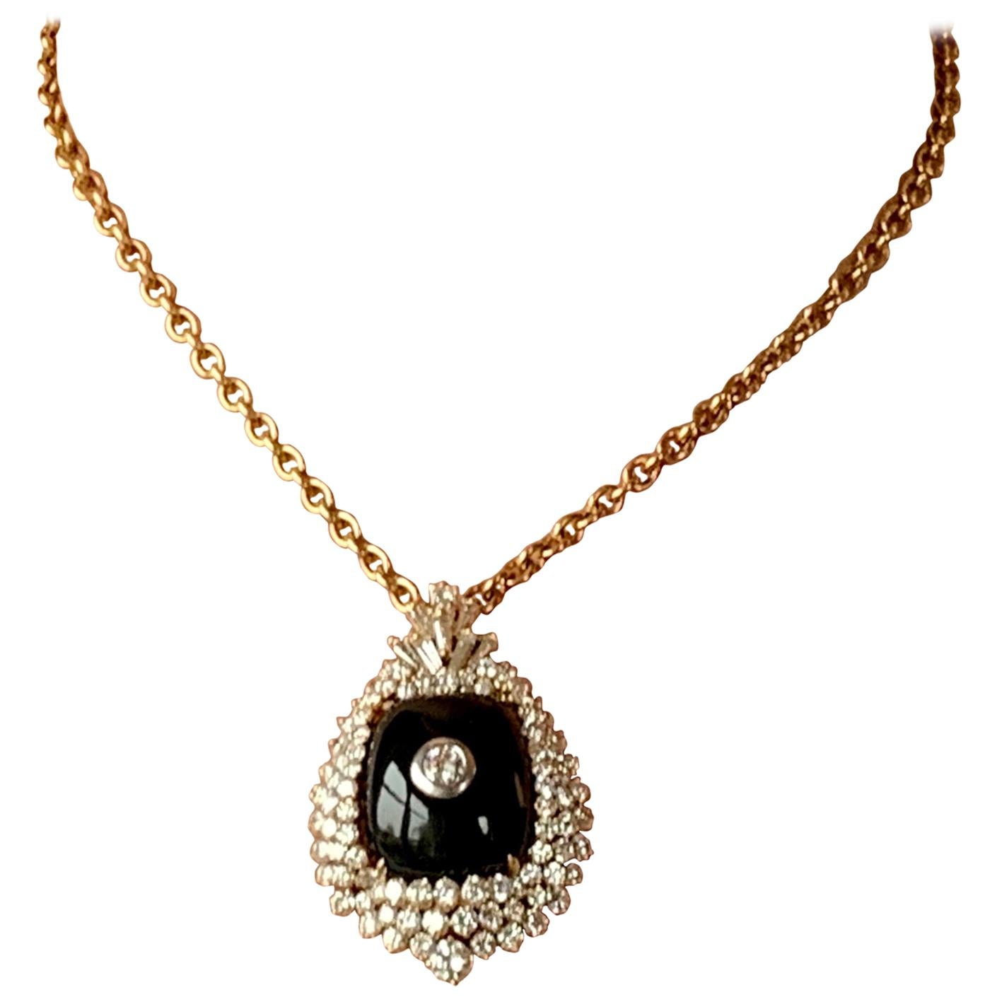 Spectacular Vintage Onyx and Diamond Pendant with Chain in 18 Karat Yellow Gold For Sale