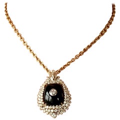 Spectaculaire pendentif vintage en onyx et diamants avec chaîne en or jaune 18 carats