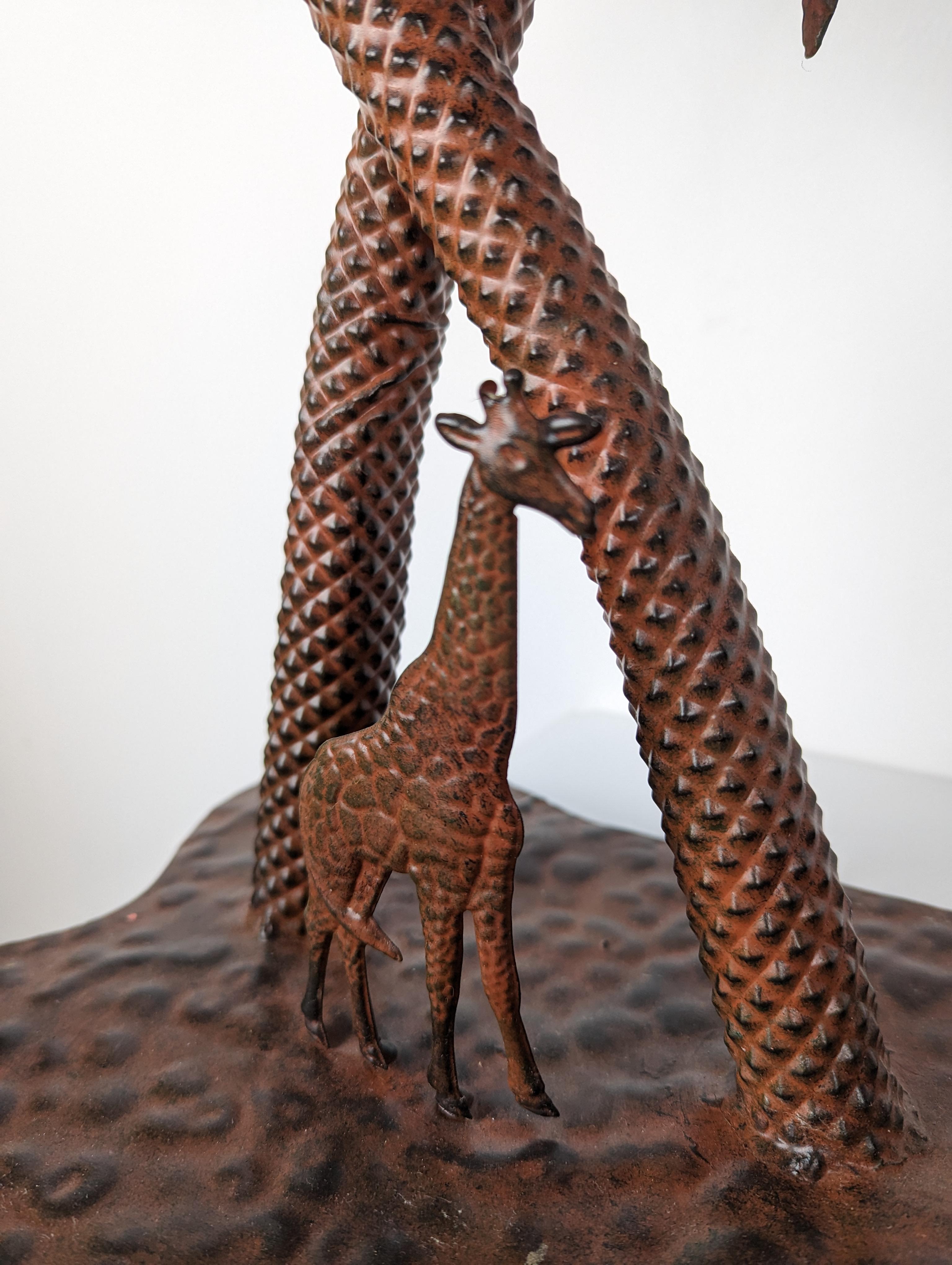 Fatto a mano Scultura vintage di Vienna, palme, giraffa ed elefanti in vendita