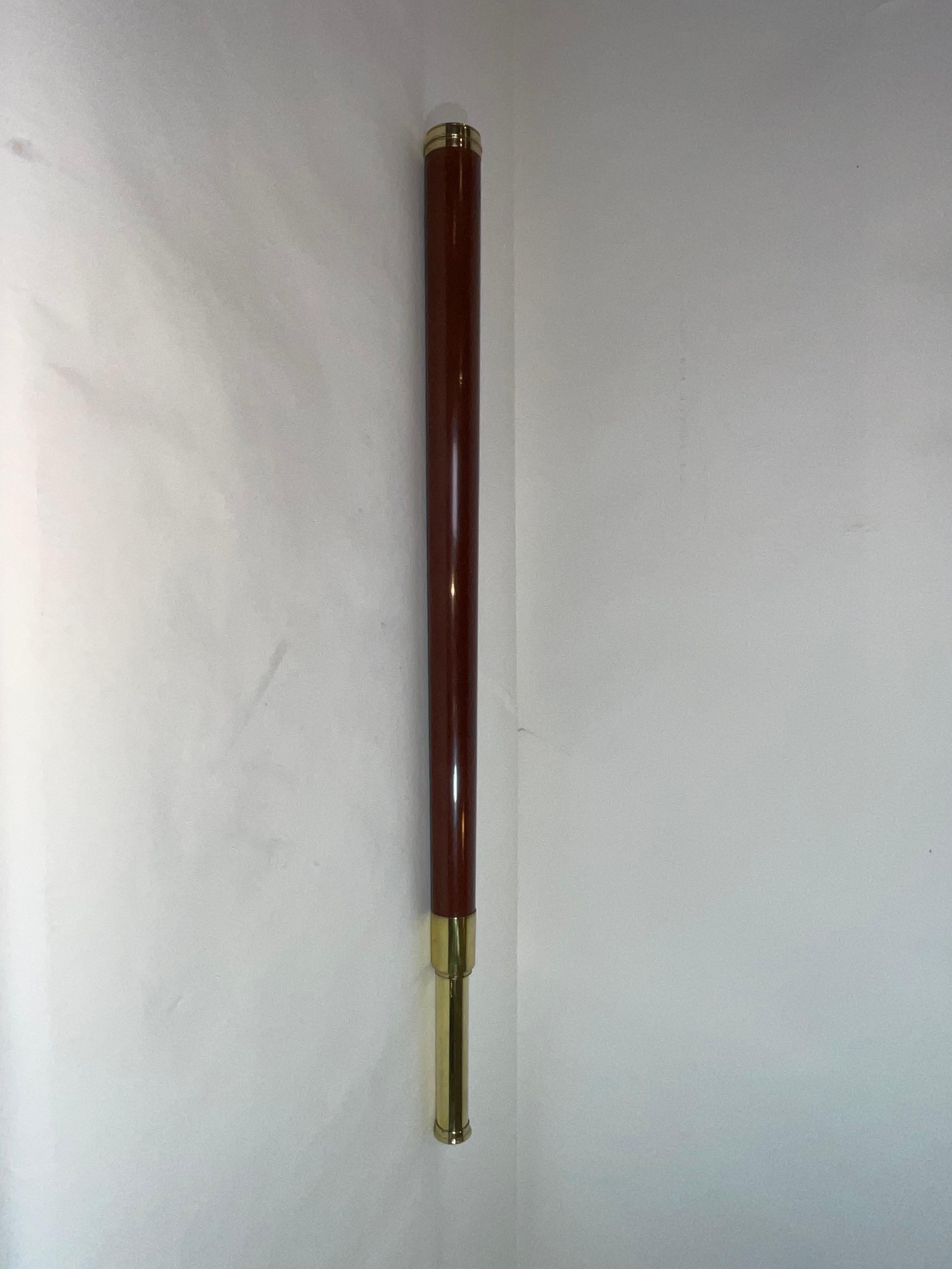 Spectacular Wood-Barreled Captain’s Telescope with Polished Brasses In Good Condition For Sale In Norwell, MA