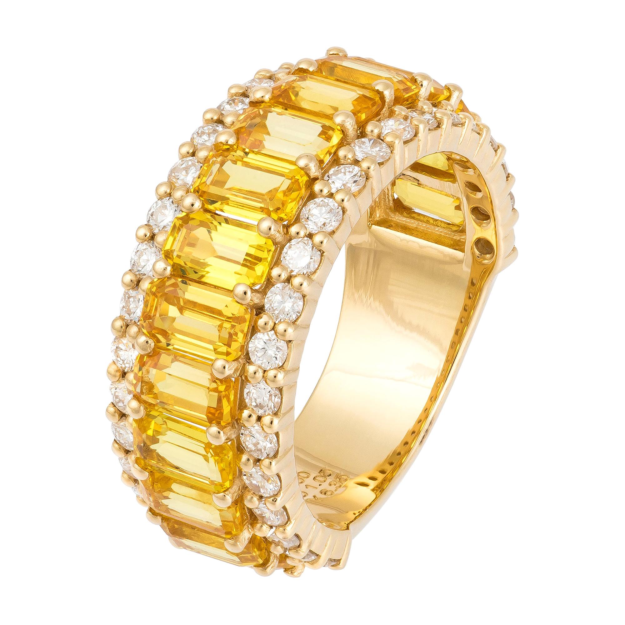 Spectacular Diamond Yellow Sapphire Yellow Gold 18k Ring for Her For Sale