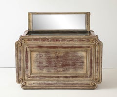 SpektakulärJames Mont  Cabinet In The Original Distressed Silber Leafed Finish.