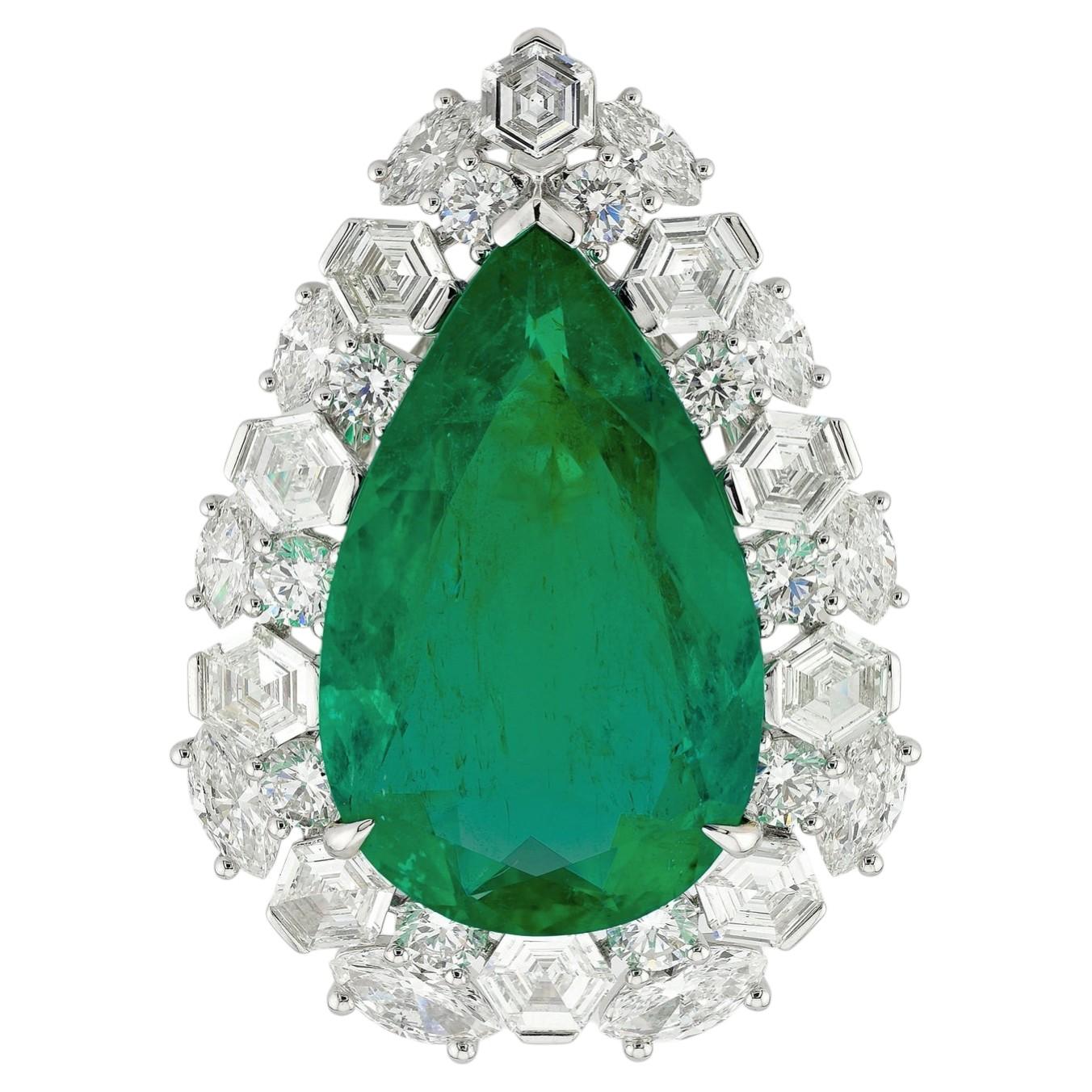 Spectra 14.44ct Pear-Shaped Colombian Emerald Statement Ring For Sale