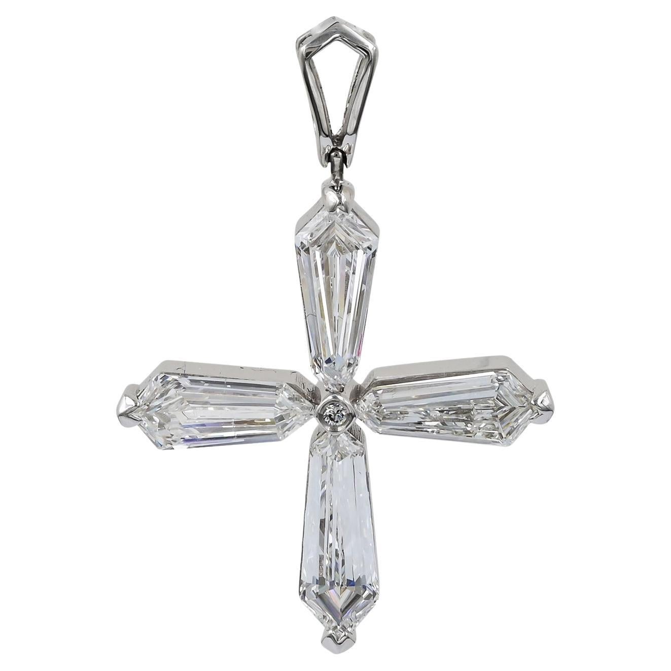 Spectra Fine Jewelry 3.39 Carat Kite-Shaped Diamond Cross Pendant For Sale