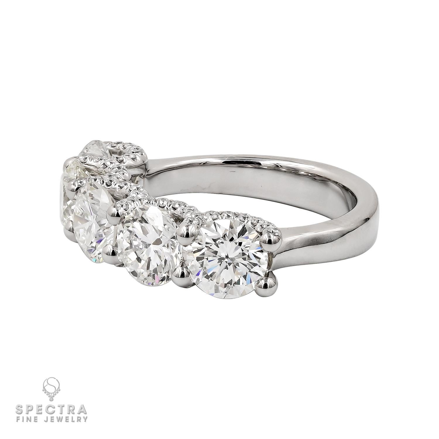Spectra Fine Jewelry Alianza de Boda Demi Eternity de Diamantes de 5 Piedras Contemporáneo en venta