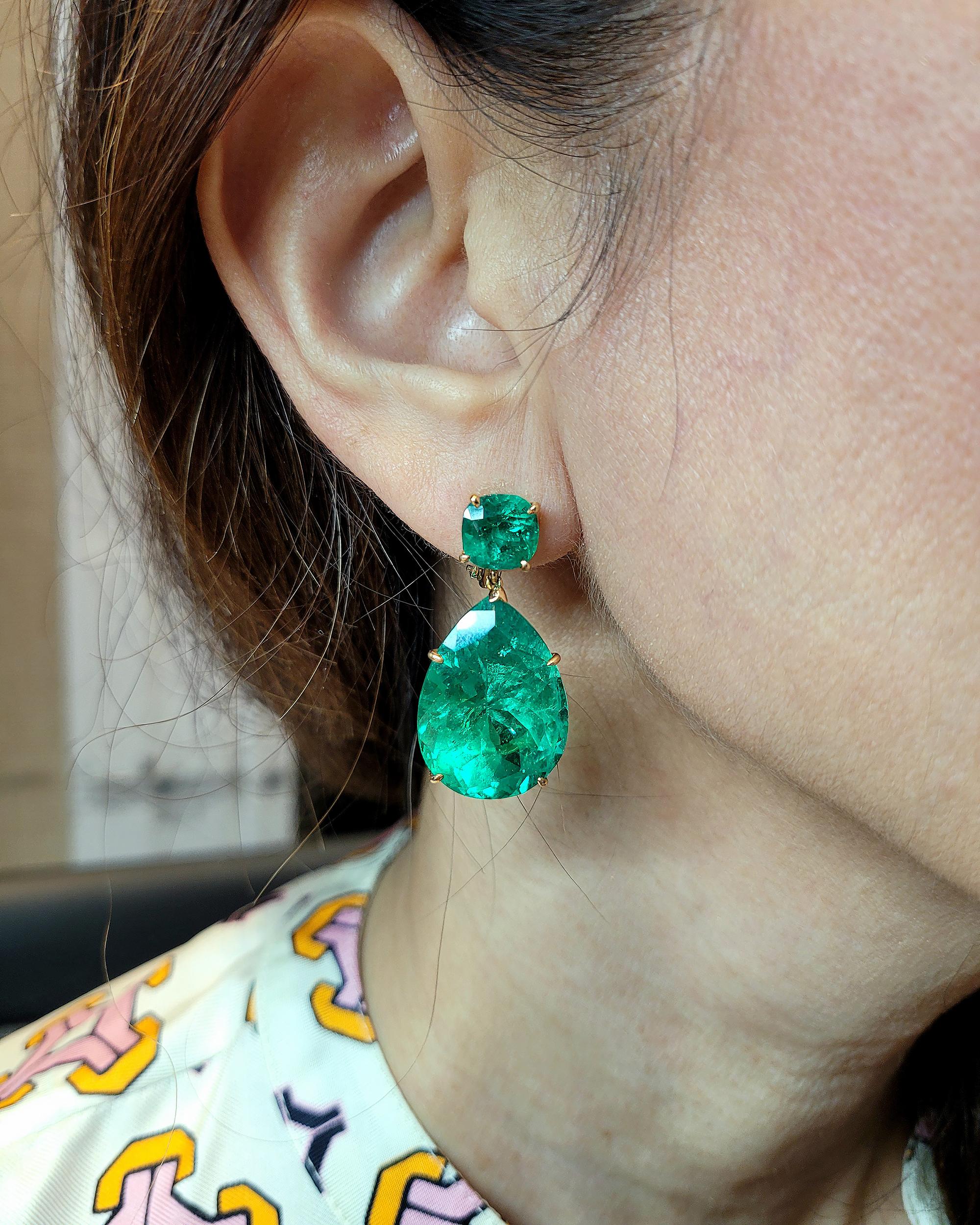 Contemporain Spectra Fine Jewelry, pendants d'oreilles en émeraude colombienne certifiée C. Dunaigre en vente