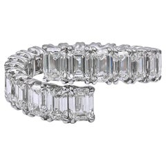 Spectra Fine Jewelry 5,92 Karat Smaragdschliff Diamant Bypass Ring