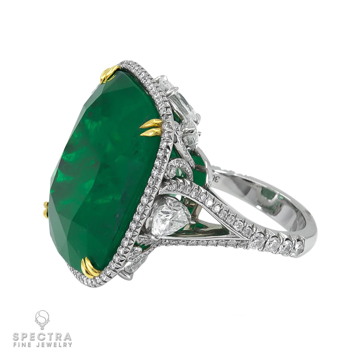 Der feine Schmuck von Spectra, zertifizierter 36,29 Karat kolumbianischer Smaragd-Diamantring (Kissenschliff) im Angebot