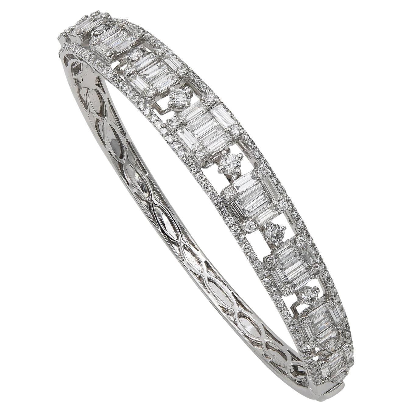 Spectra Fine Jewelry Diamond 18kt White Gold Bracelet For Sale