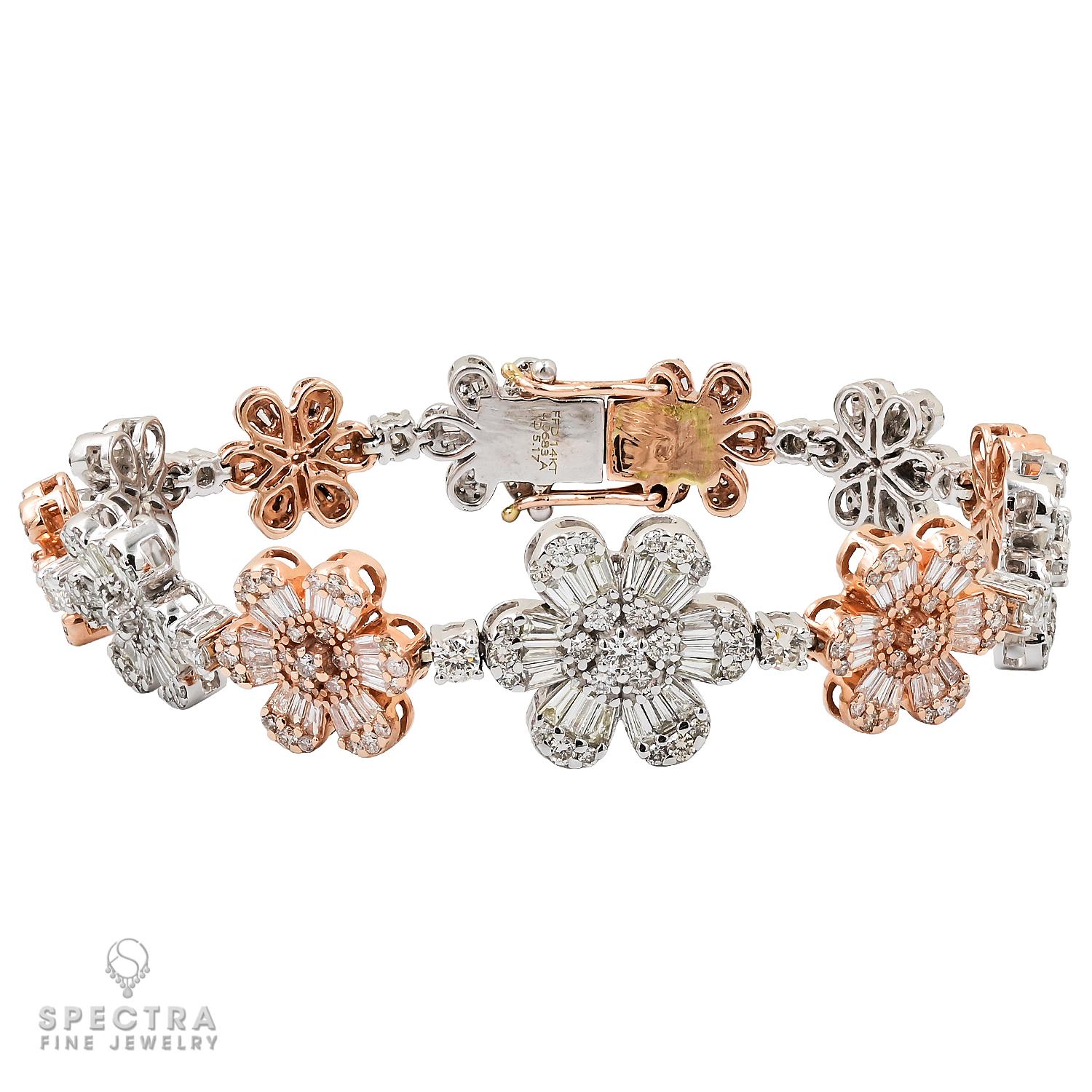 Ein wunderschönes, mit Diamanten verziertes Armband aus 14 Karat Weiß- und Roségold.
Das Design besteht aus 12 Blumen, die mit runden und Baguette-Diamanten besetzt sind.
Das Gesamtgewicht der Diamanten beträgt 5,17 Karat.
Die Diamanten entsprechen