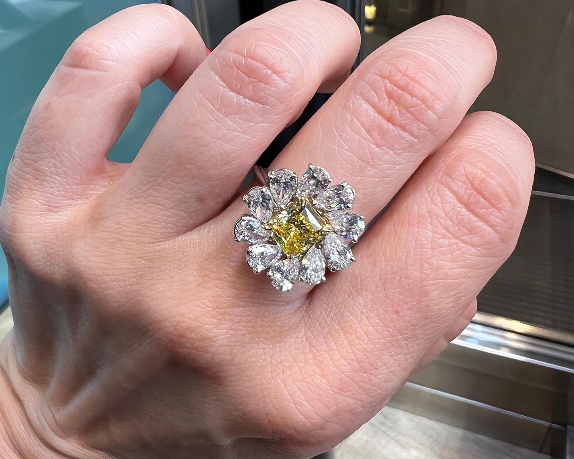 Spectra Fine Jewelry GIA Certified 1.47 Carat Fancy Yellow Diamond Cocktail Ring In New Condition For Sale In New York, NY