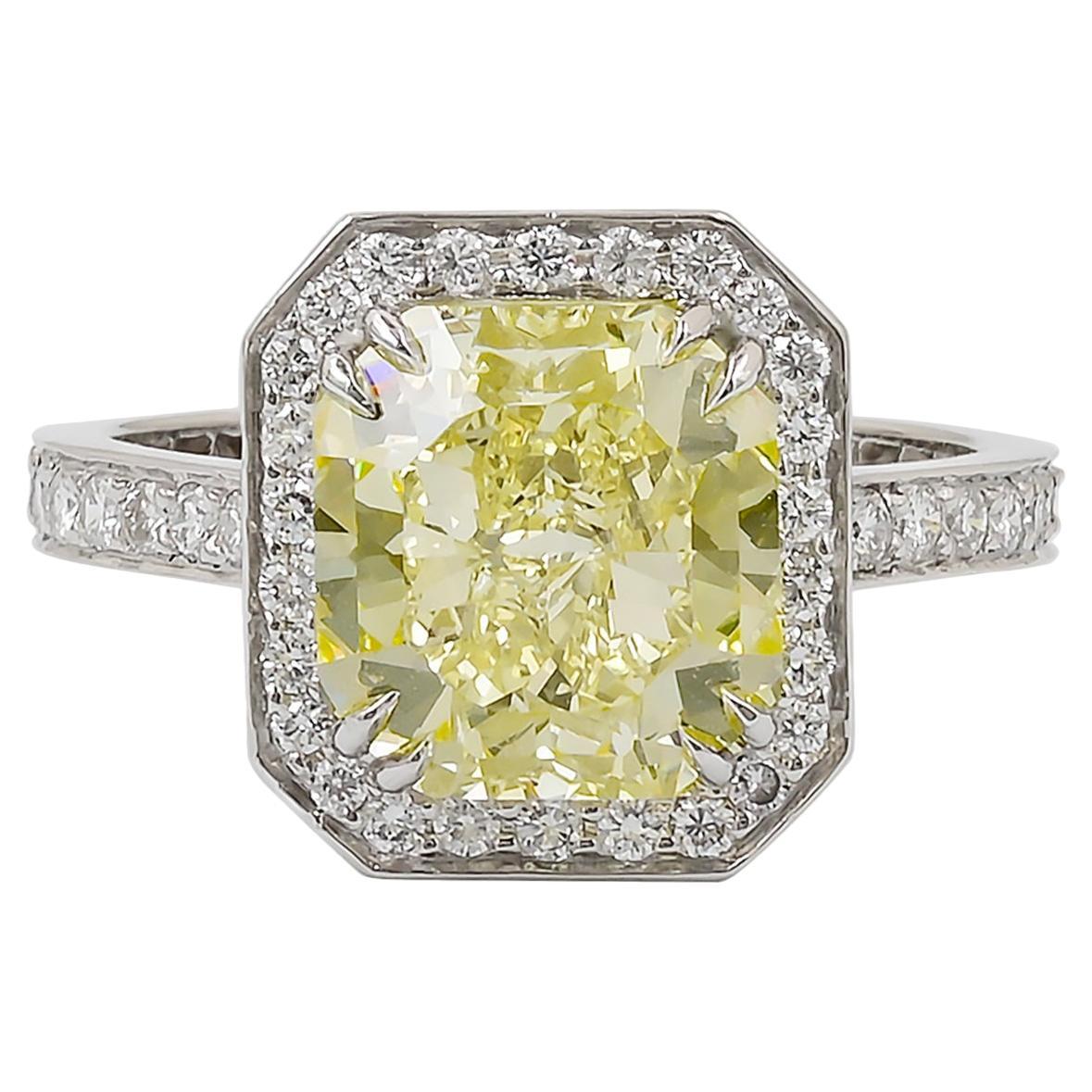 Spectra Fine Jewelry GIA Certified 4.05 Carat Yellow Diamond Engagement Ring For Sale