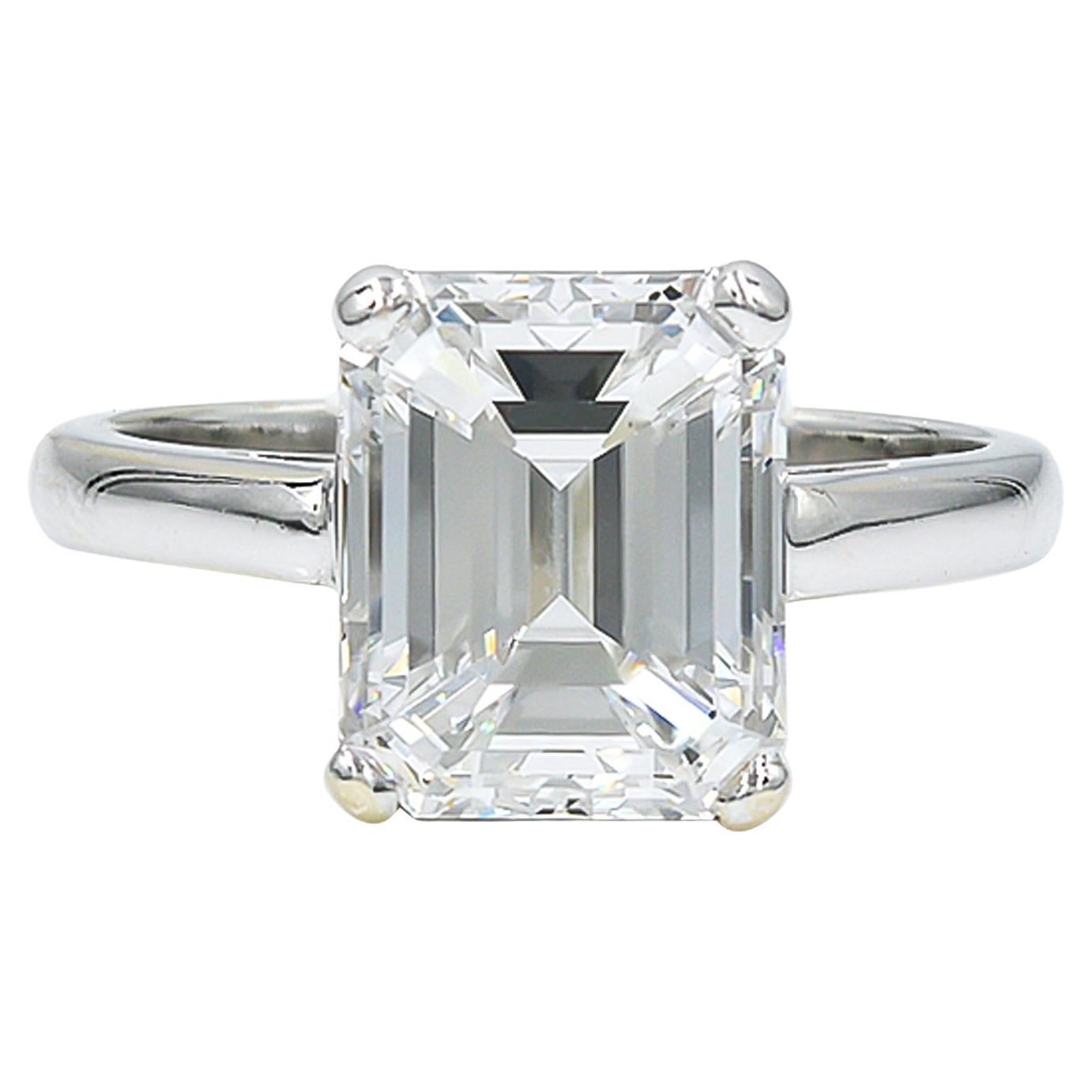 Spectra Fine Jewelry, anello di fidanzamento con diamante di colore E certificato GIA da 4,32 carati
