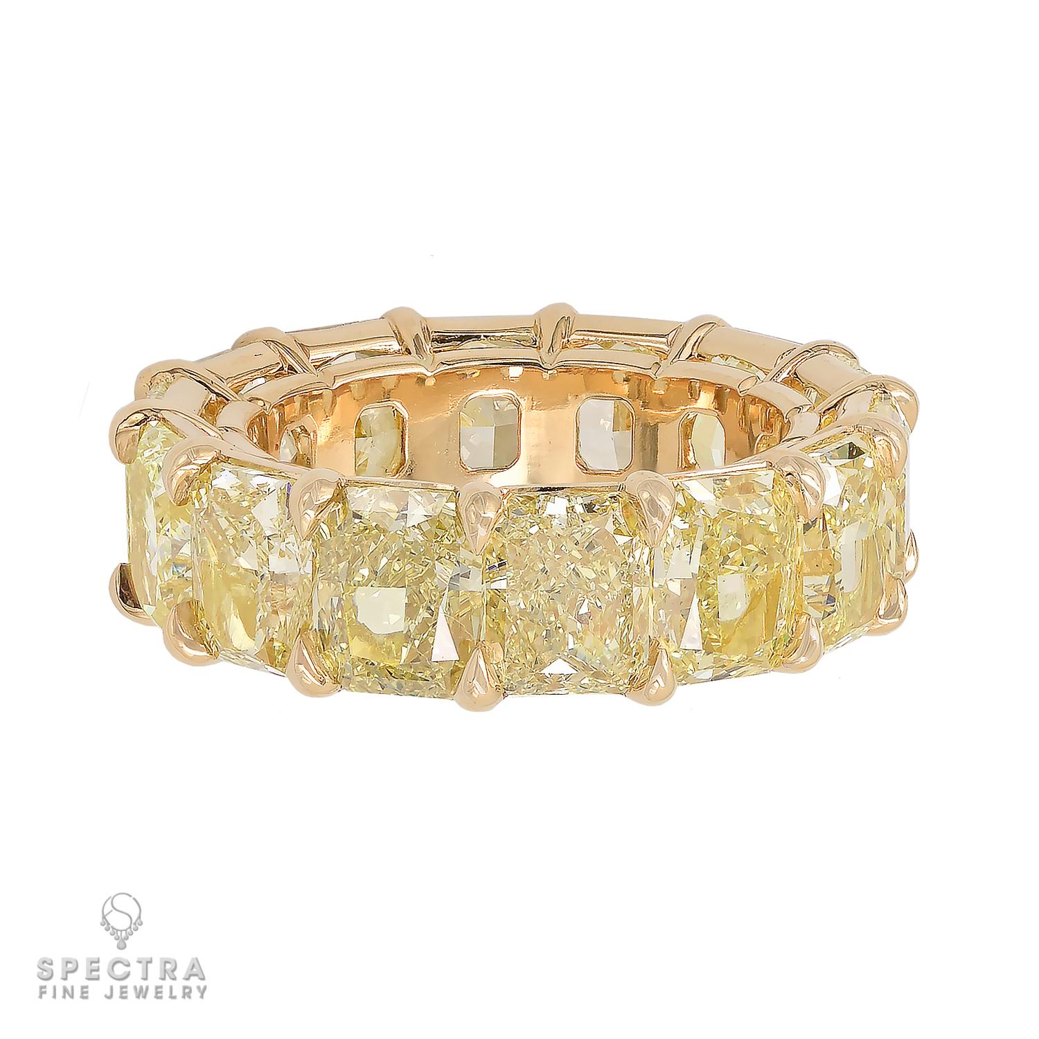 Spectra Fine Jewelry GIA Certified Fancy Yellow Diamond Wedding Band Ring In New Condition For Sale In New York, NY